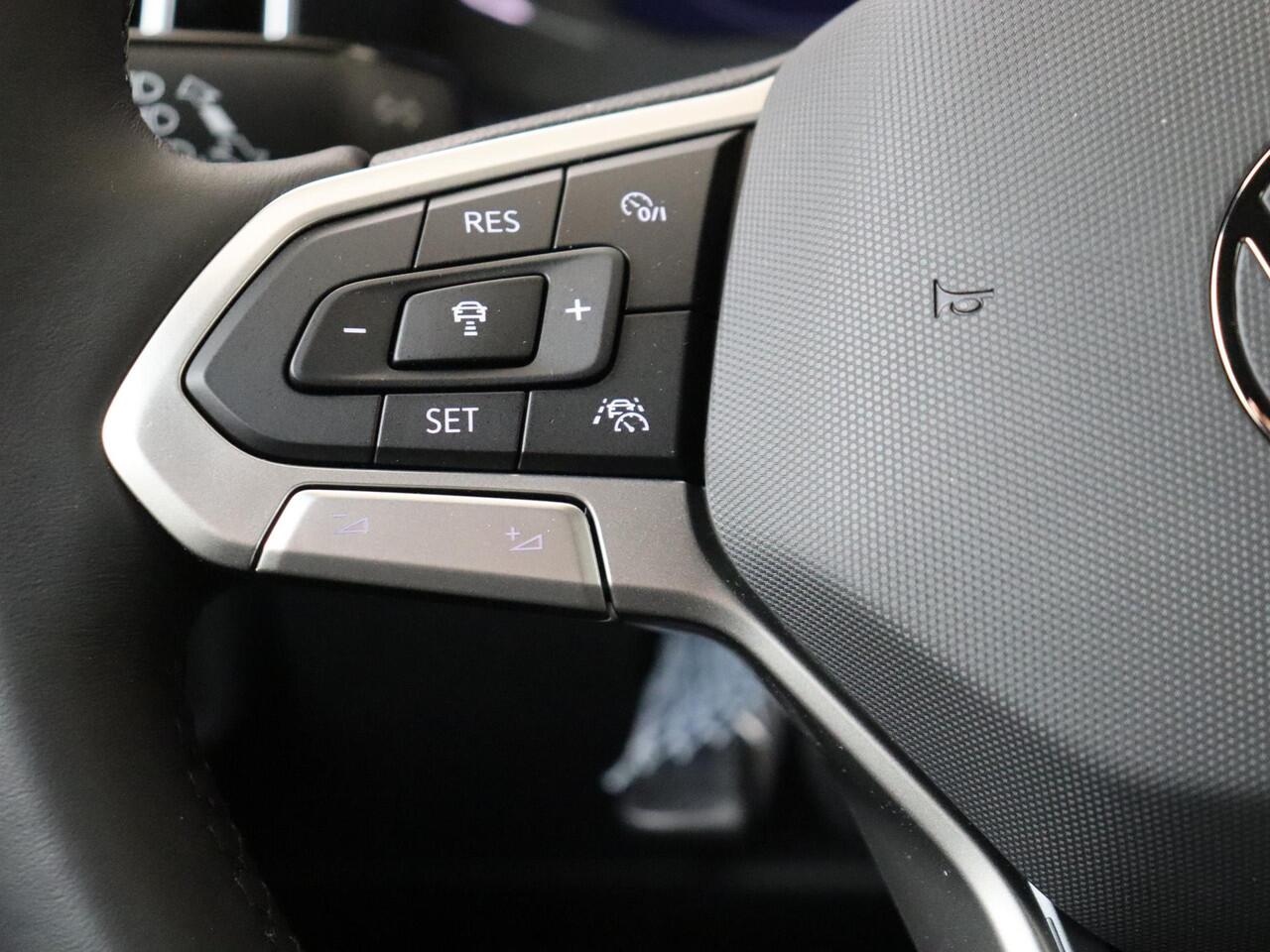 Volkswagen POLO R-Line Edition | 'App-Connect' draadloze smartphone integratie | Achterlichten LED | Afstandscontrolesysteem (Front Assist)