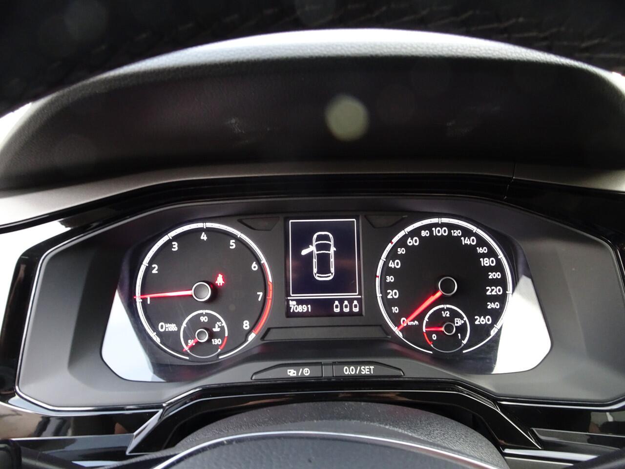 Volkswagen POLO 1.0 TSI Comfortline Airco, navigatie, app-connect, parkeersensoren voor en achter, licht metalen velgen 16 inch, cruise controle, enz.