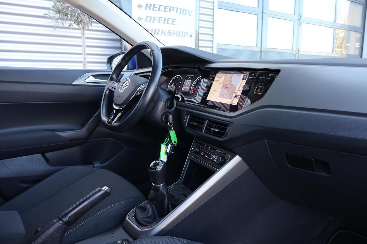 Volkswagen POLO 1.0 TSI Comfortline Business 1e Eigenaar | NL-Auto | Dealer Onderh | Ad Cruise | Carplay | Bots Systeem | Navi | Full Led | DAB | PDC | Start/Stop | Hill-Hold