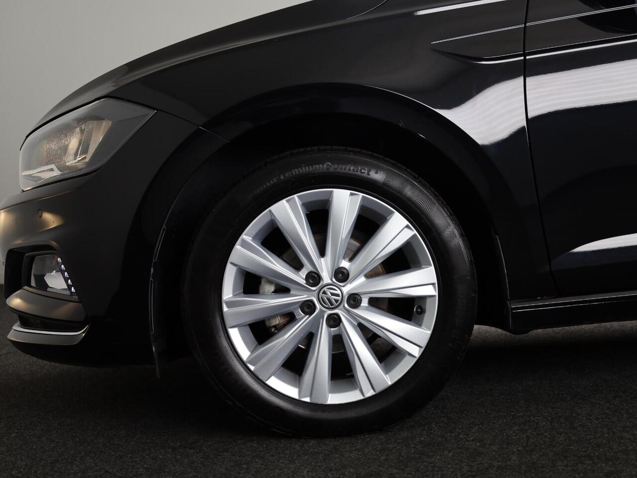 Volkswagen POLO 1.0 TSI Highline 95 pk | Navigatie via App | Autom. airco | Parkeersensoren | Adaptieve cruise control | App connect |