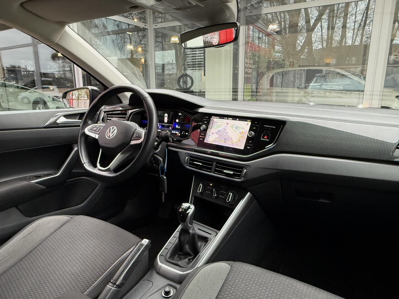 Volkswagen POLO 1.0 TSI LIFE *!* NAVIGATIE/ CARPLAY/ RADAR/ LMV/ VIRTUAL DASHBORD *!*