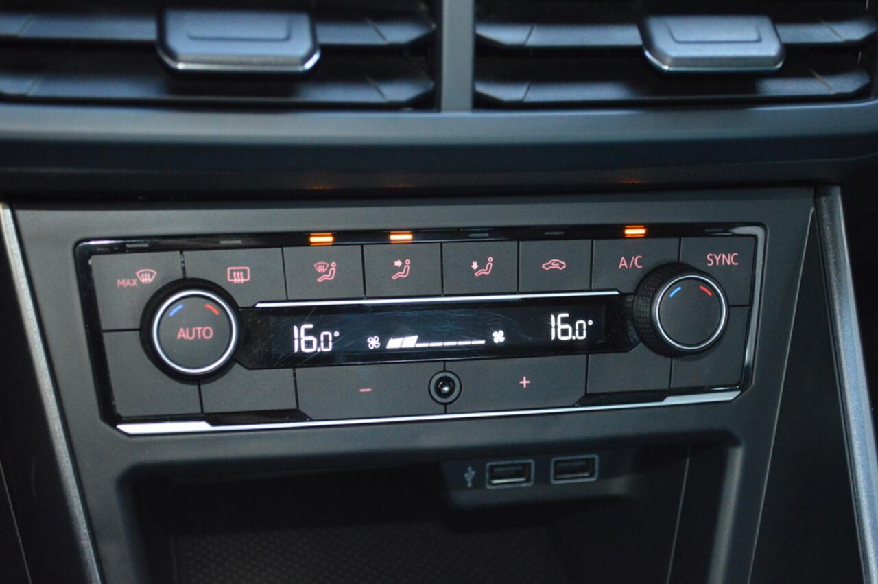 Volkswagen POLO 1.0 TSI Highline DSG Navi Acc CarPlay Pdc