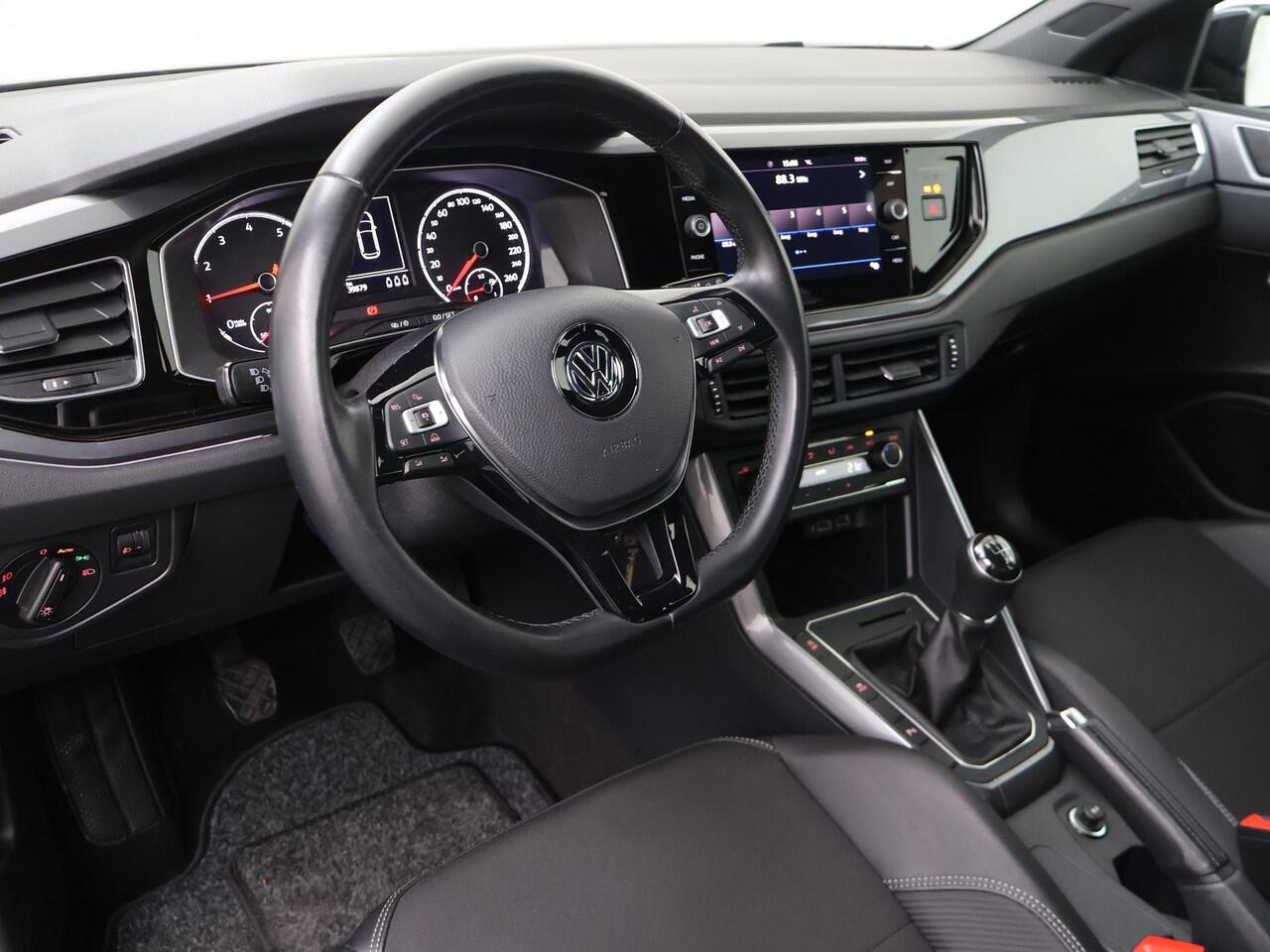 Volkswagen POLO 1.0 TSI Highline | 95 PK | Adapative cruise control | Parkeersensoren | Apple Carplay/Android Auto |