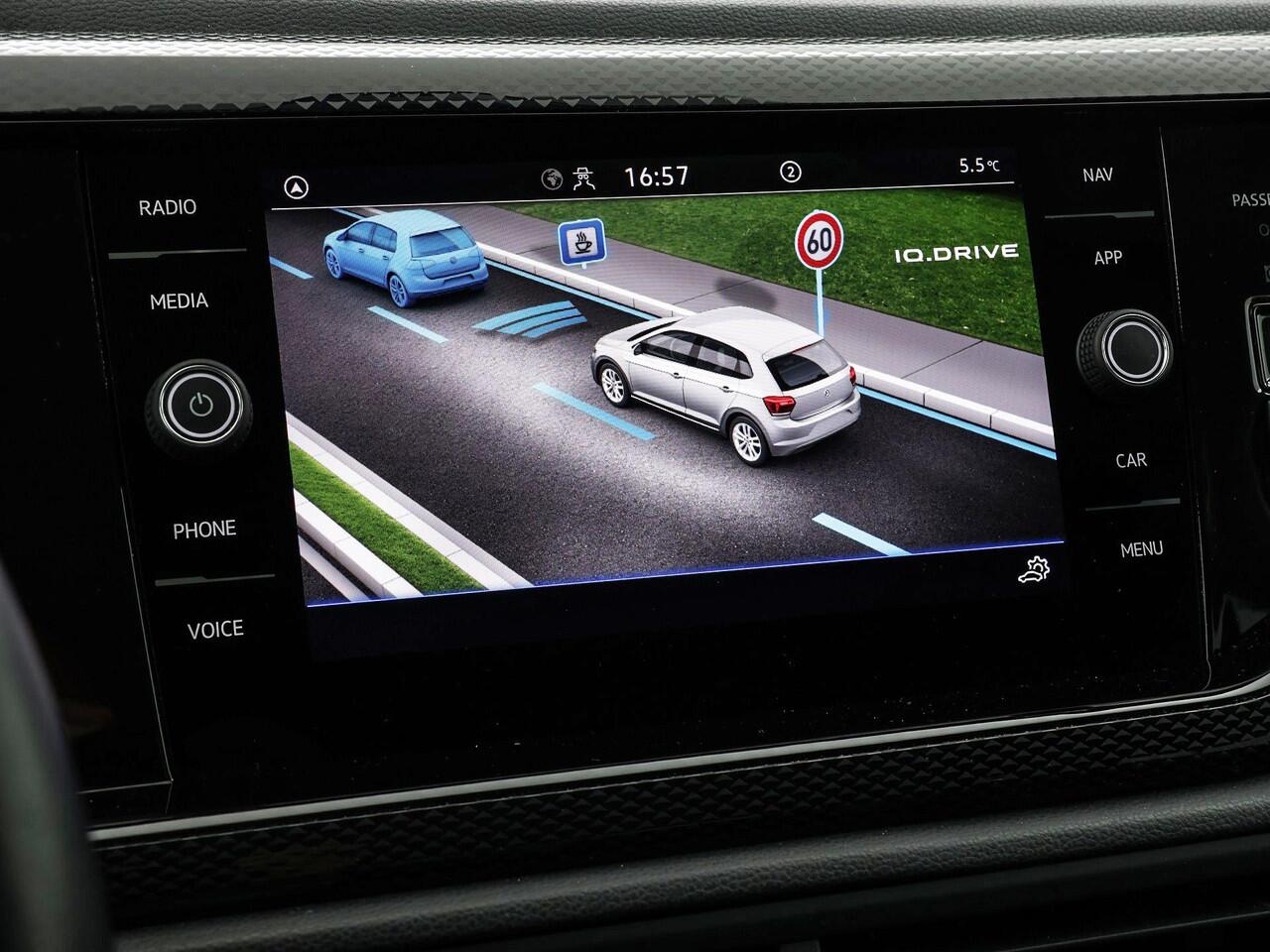 Volkswagen POLO 1.0 TSI 95pk DSG Life · Apple/Android Car Play · Navigatie · P-Sensoren · Getint Glas · 15'' Inch · Garantie t/m 16-10-2027 of 100.000km