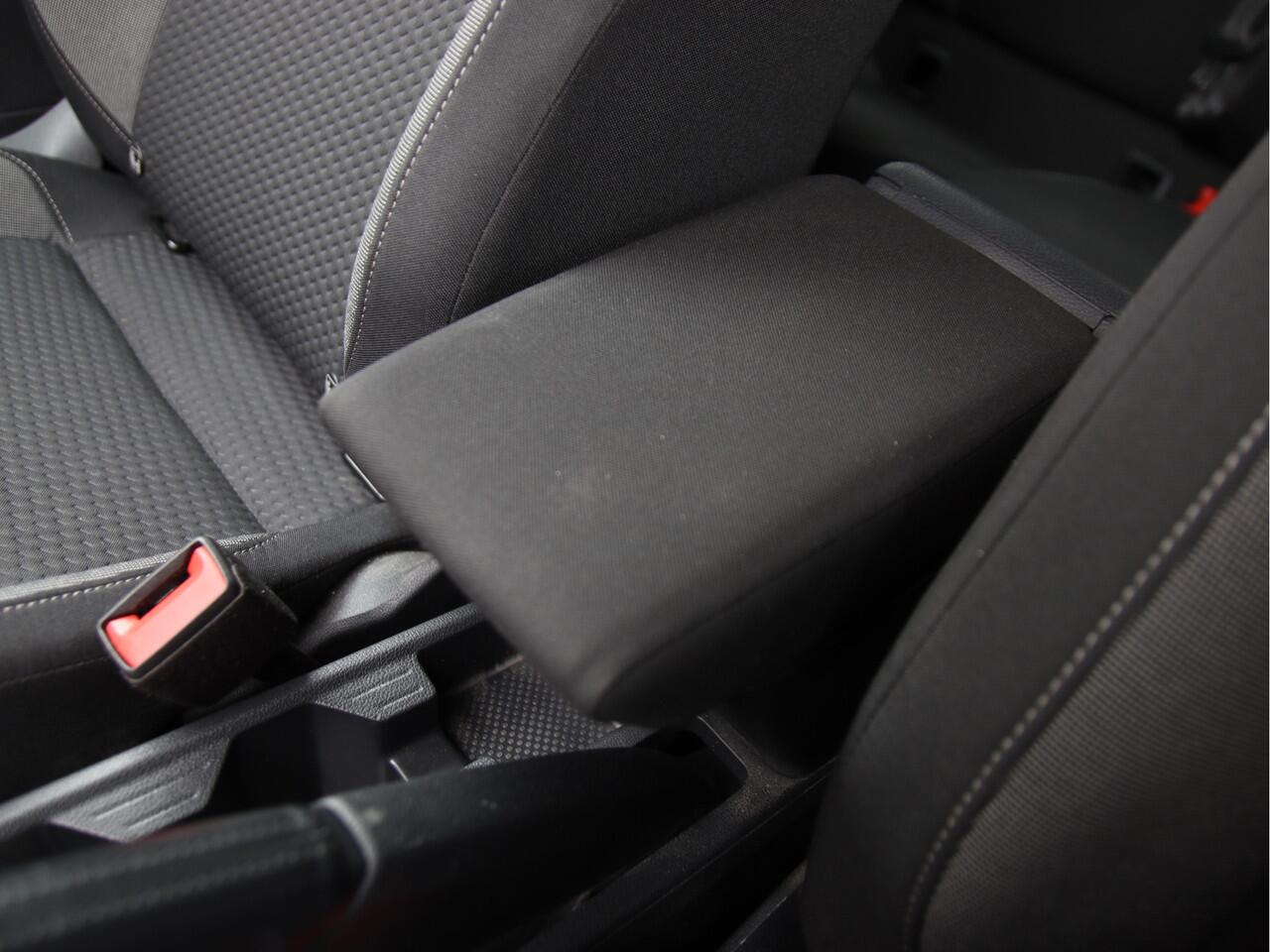 Volkswagen POLO 1.0 TSI Life Facelift, Virtueel, FULL LED, NL NAP, 18 Inch Aanbieding!