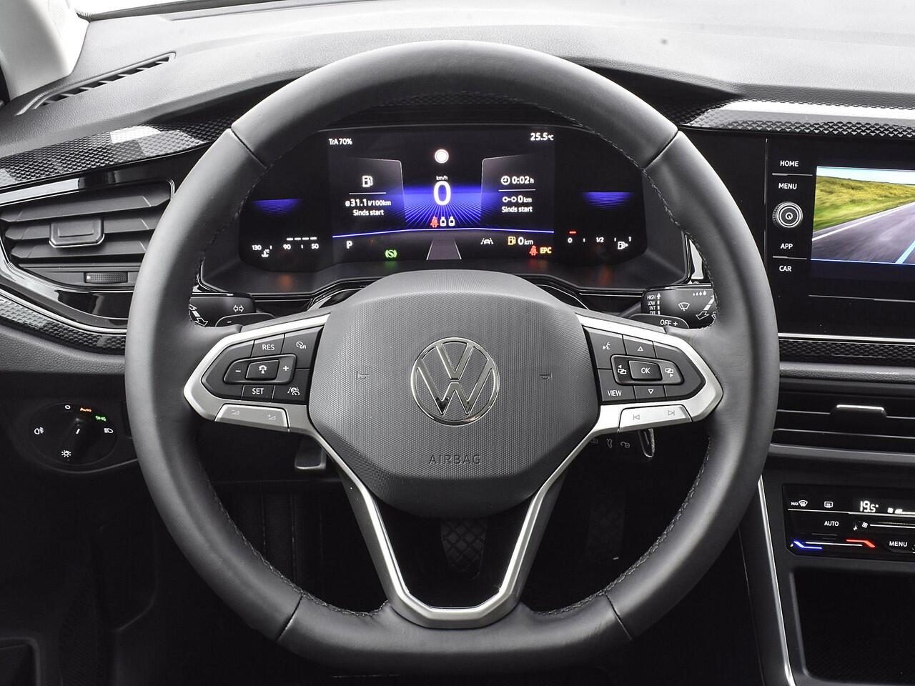 Volkswagen POLO Life Edition 1.0 TSI 95 pk 5 versn. Hand · Achteruitrijcamera · regensensor ·