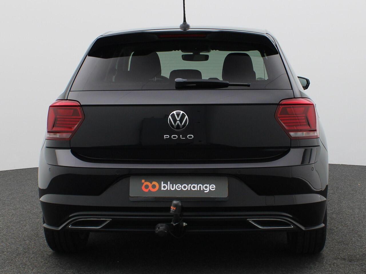 Volkswagen POLO 1.0 TSI R-Line Edition 95PK Achteruitrijcamera, Alarm, Navi, Trekhaak, Adaptieve Cruise Control, PDC voor en achter, 16" LM Velgen
