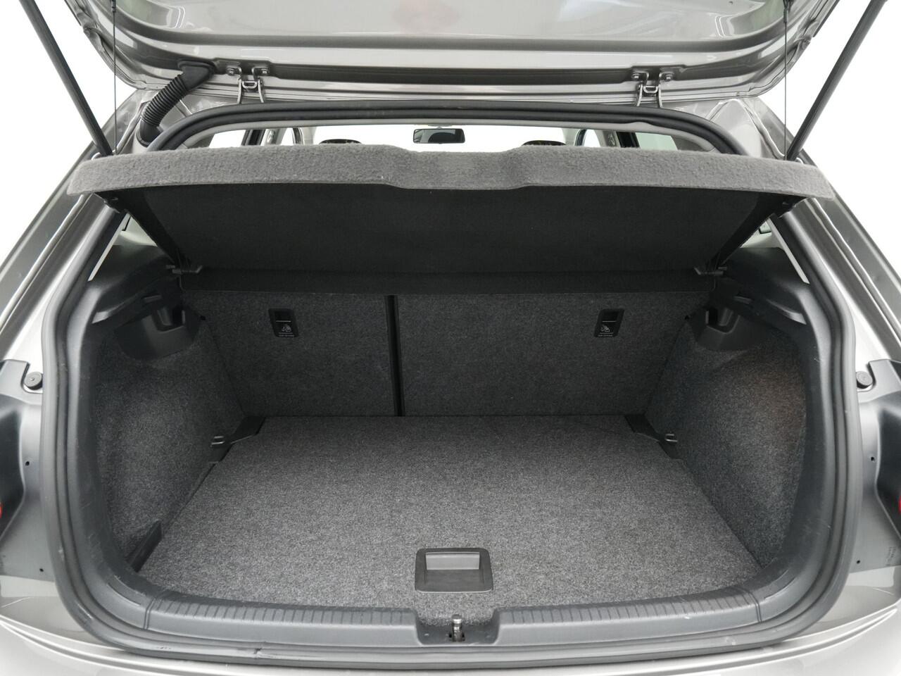 Volkswagen POLO 1.0 TSI 95pk Comfortline Navigatie Carplay Acc Pdc Dab 146