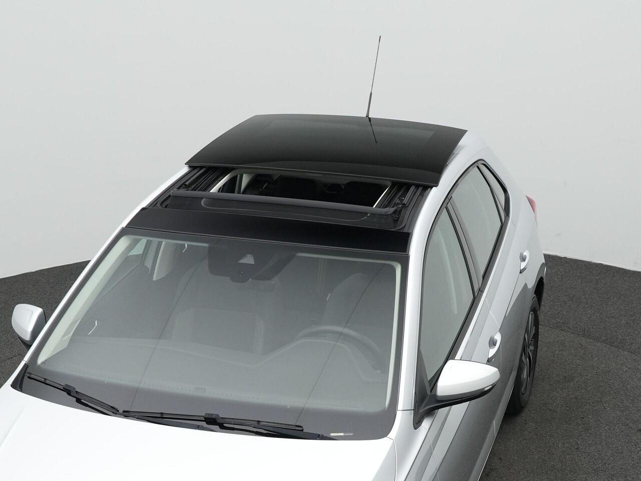 Volkswagen POLO 1.0 TSI 95 pk Life | Panoramadak | Achteruitrijcamera | Stoelverwarming | Navigatie