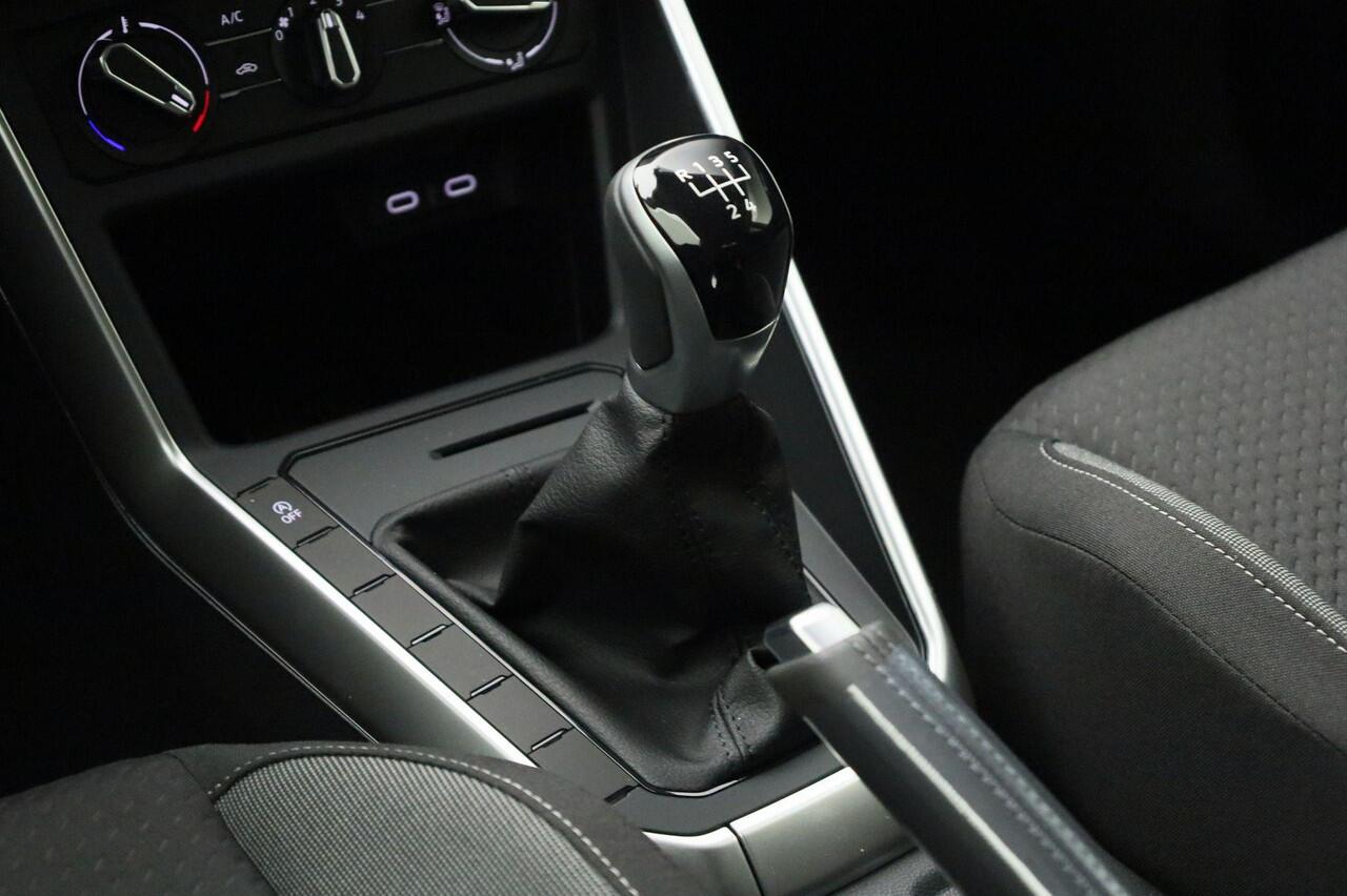 Volkswagen POLO Life Edition 1.0 TSI 95 pk 5 versn. Hand · Achteruitrijcamera · regensensor ·