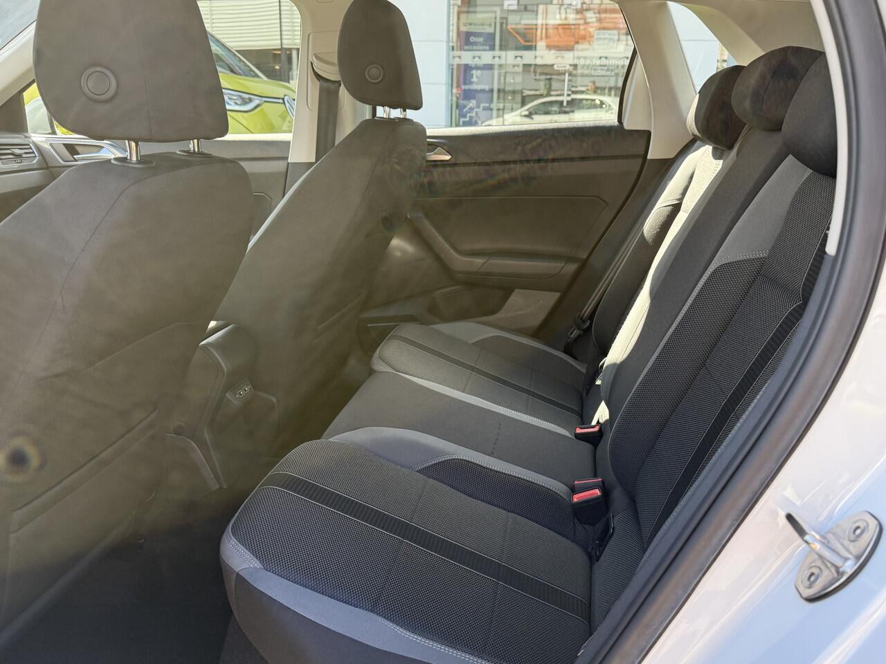 Volkswagen POLO 1.0 TSI 95pk Highline / App-Connect / Clima / Trekhaak / 16" LMV