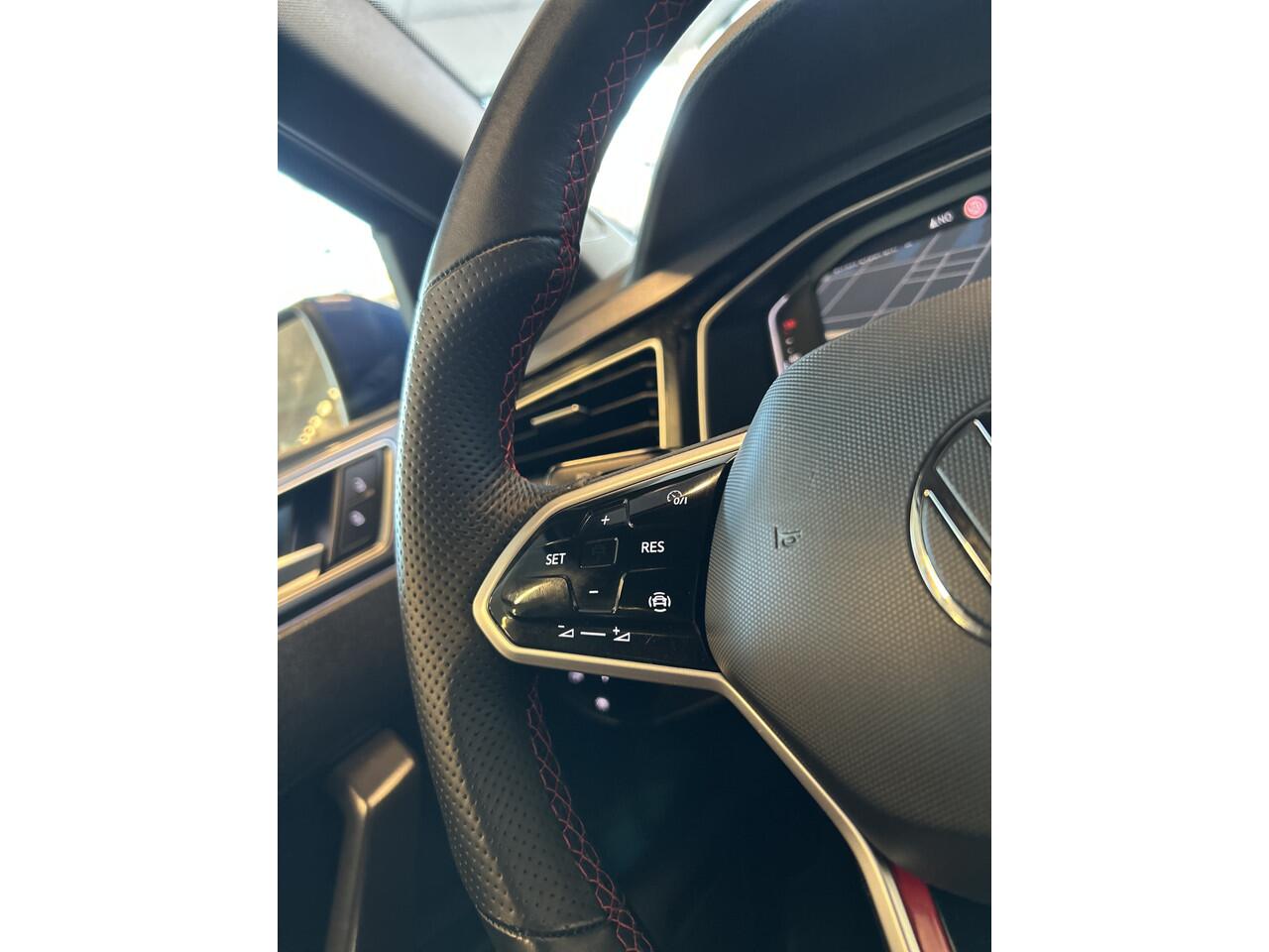 Volkswagen POLO 2.0 TSI GTI Facelift | Digital dashboard | Climate control | Adaptief onderstel | Apple carplay | Lane assist | Stoelverwarming | Front assist | LED