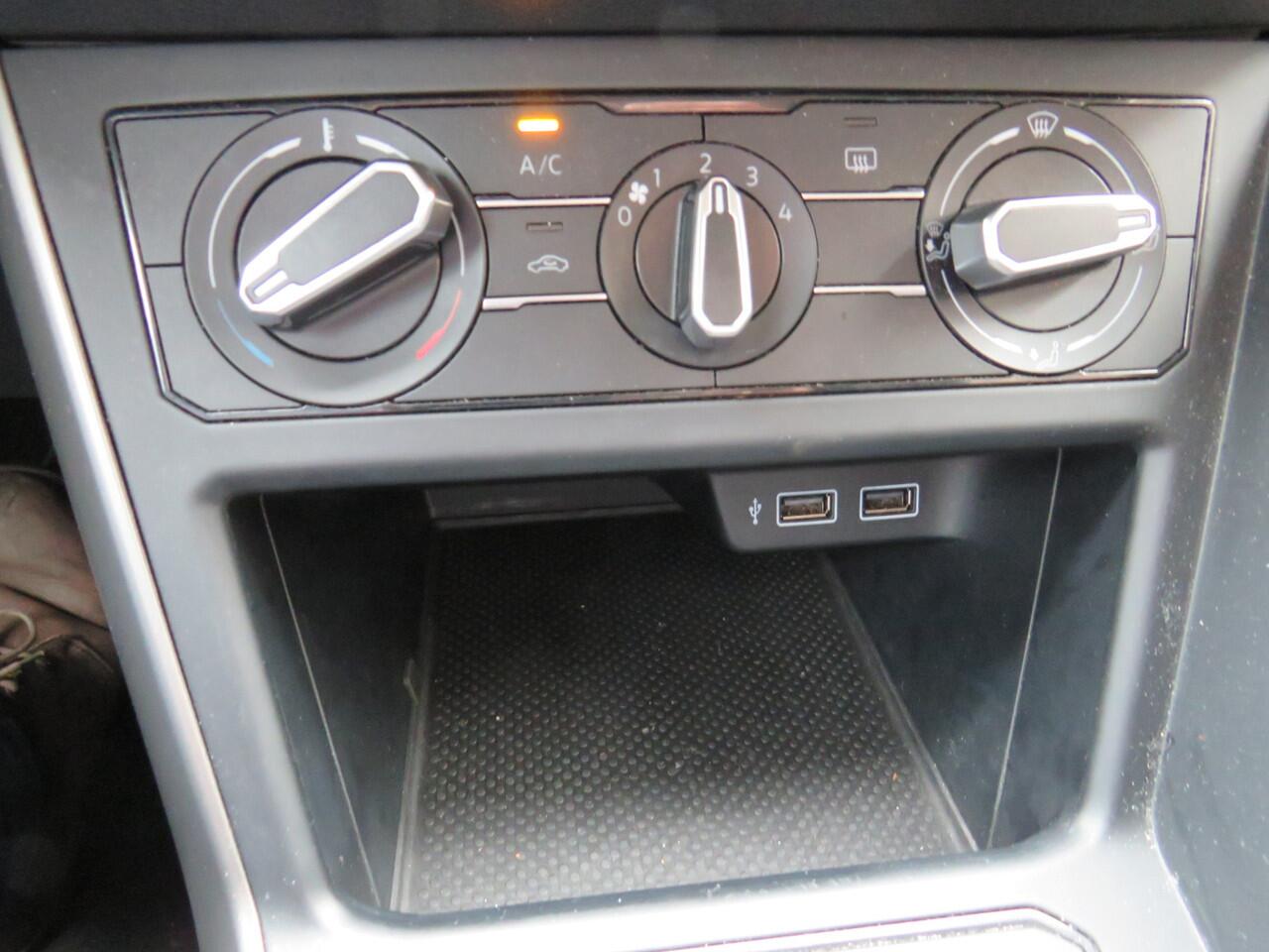 Volkswagen POLO 1.0 TSI 95Pk Automaat Comfortline EXE * Rijklaarprijs incl. garantie * DSG * Navigatie * Parkeersensor V+A * ACC * Carplay Android *