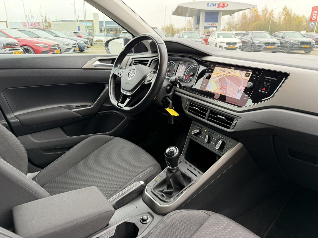 Volkswagen POLO 1.0 TSI Comfortline Business Navigatie ACC PDC Carplay Stoelverwarming DAB