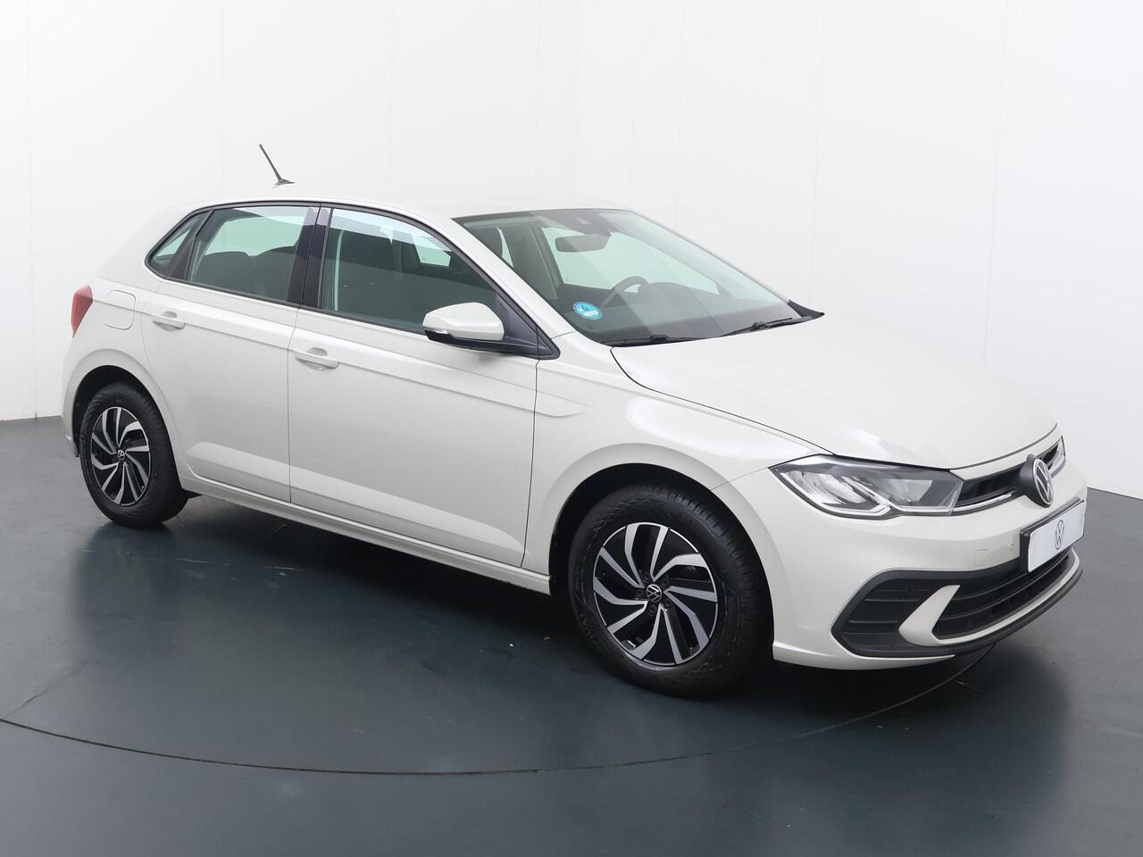 Volkswagen POLO 1.0 TSI Life | 95 PK | Adaptive cruise control | Parkeersensoren | Navigatiesysteem |