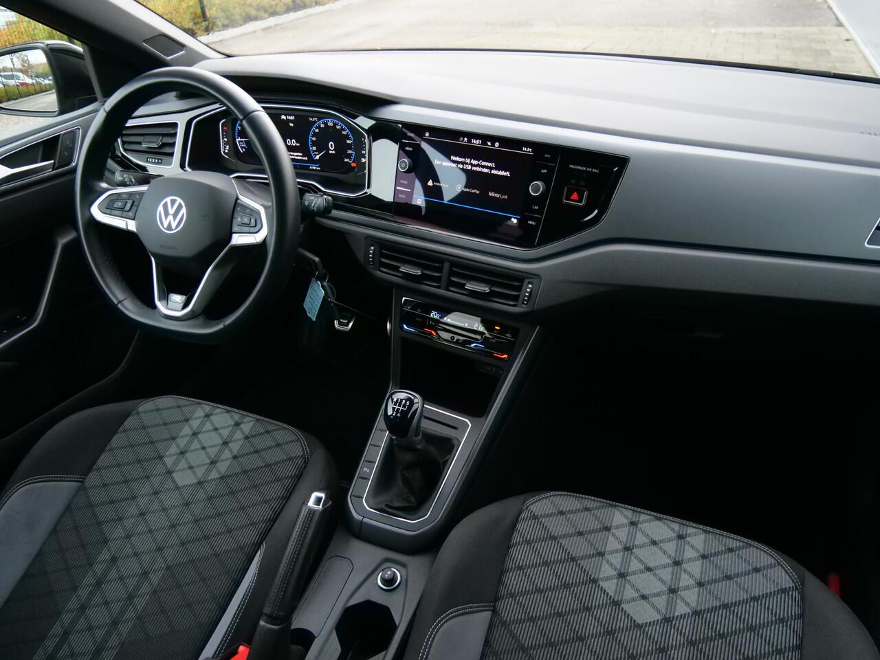 Volkswagen POLO 1.0 TSI R-Line 96 Pk Apple Carplay / DAB / PDC