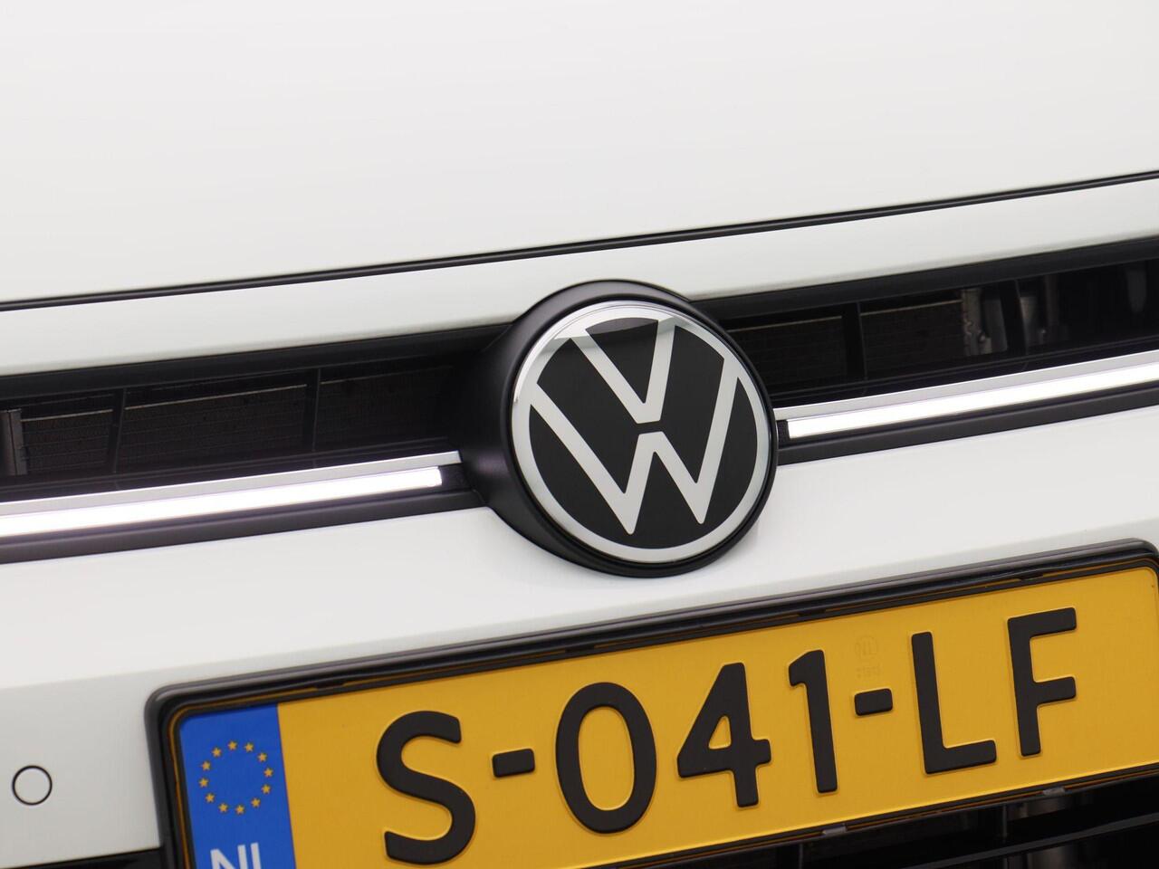 Volkswagen POLO 1.0 TSi Automaat R-Line Business | IQ Led | Adaptive Cruise | Stoel Verwarming | Camera | Carplay | Navigatie | Parkeersensoren | 17 Inch | 15.570 Km!!