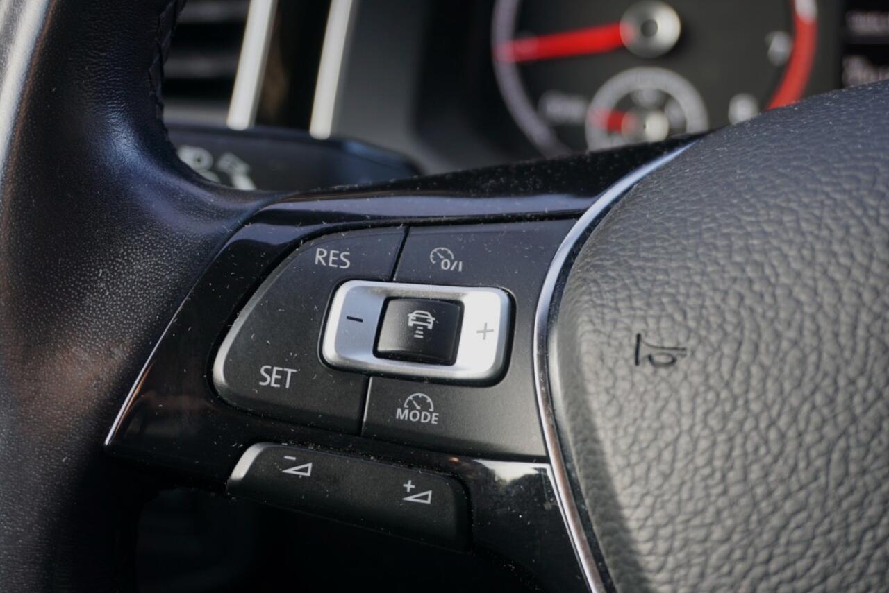 Volkswagen POLO 1.0 TSI Highline Navi/Trekhaak/PDC!