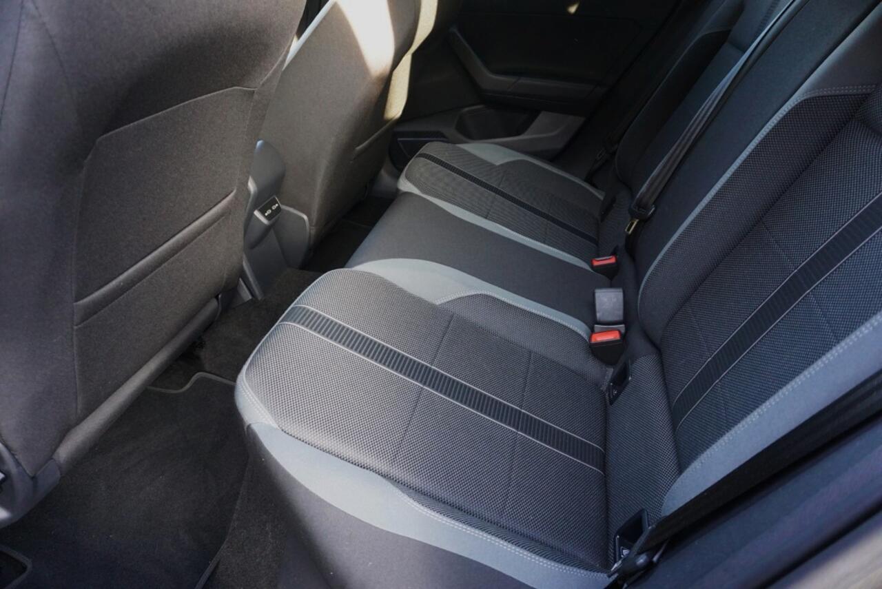 Volkswagen POLO 1.0 TSI Highline Navi/Trekhaak/PDC!