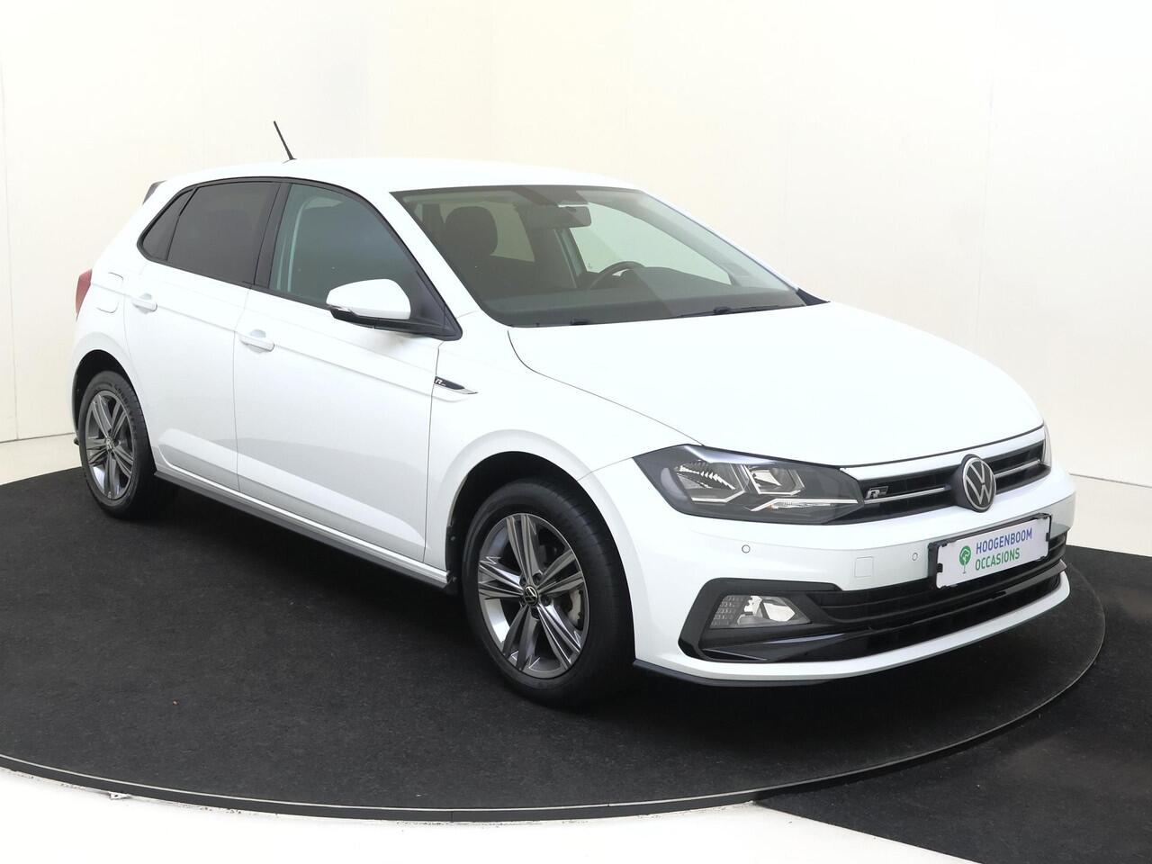 Volkswagen POLO 1.0 TSI R-Line Edition | Navigatie | Parkeersensoren | Airco | CarPlay | Adaptieve cruise control | Draadloze telefoonlader |