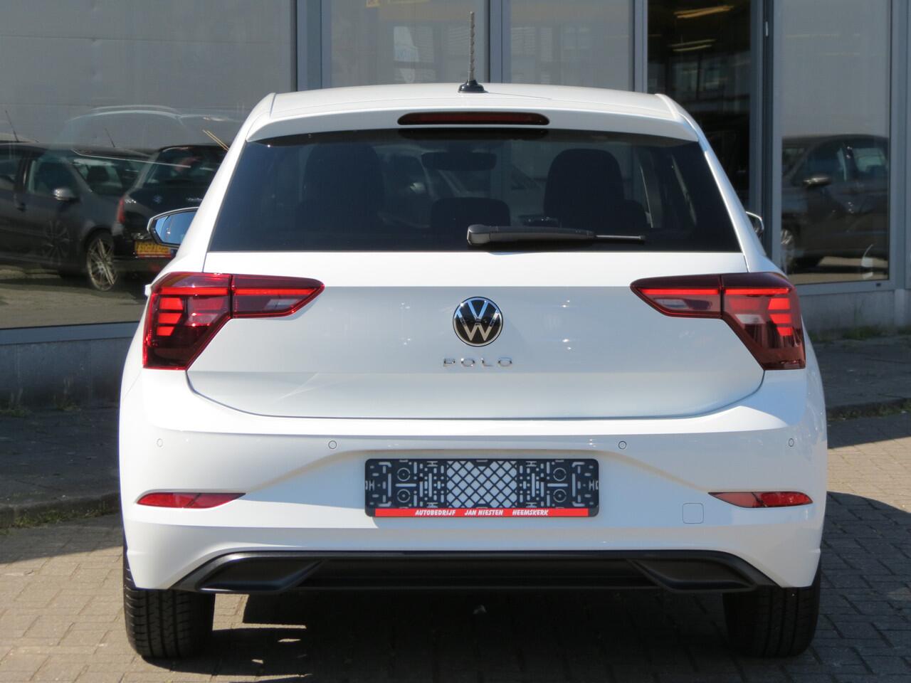 Volkswagen POLO 1.0 MPI Polo -80pk- Move | LED | Climate Control | Stoelverwarming | Parkeersensoren | Rijklaarprijs incl. 1 jaar Bovag garantie