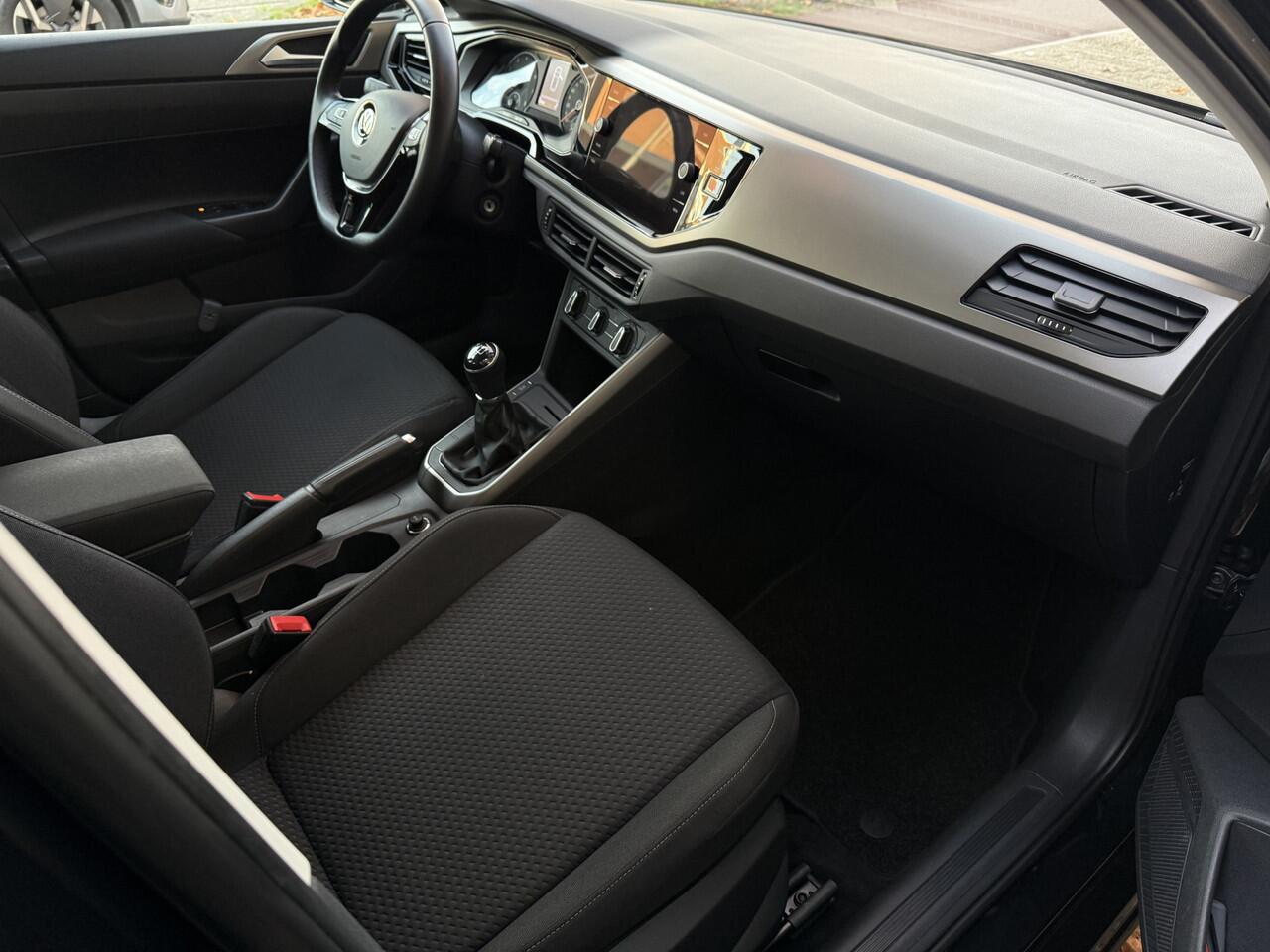 Volkswagen POLO 1.0 TSI Comfortline | trekhaak | Applecarplay/android auto | airco | 15 inch velgen |