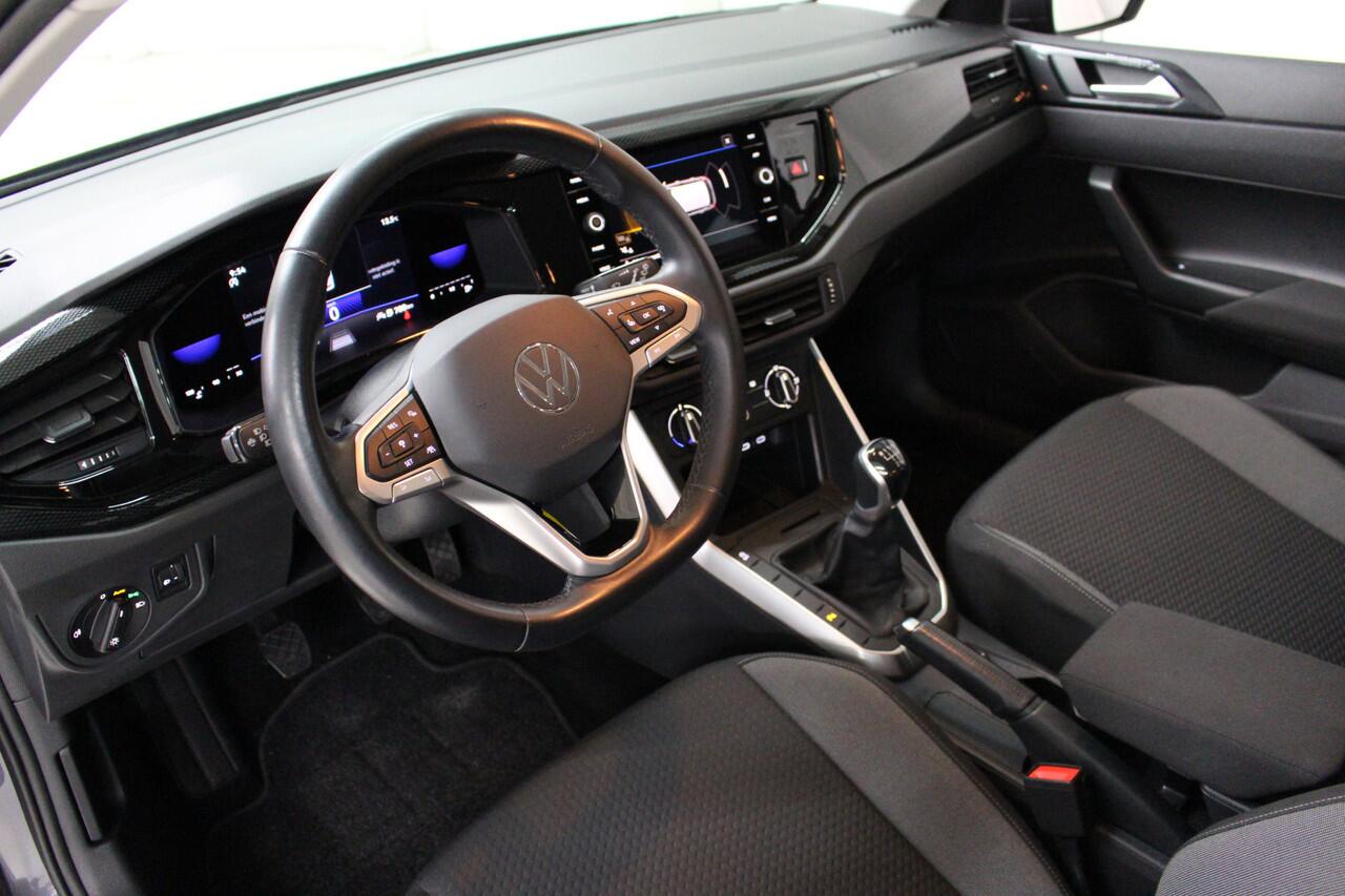 Volkswagen POLO 1.0 TSI Life Navigatie | Airco | Lichtmetalen Velgen | Parkeersensoren |