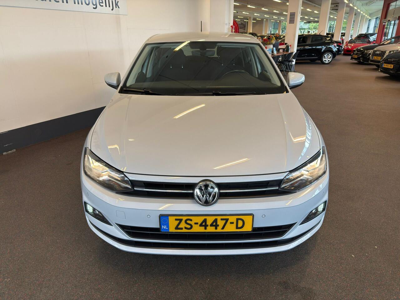 Volkswagen POLO 1.0 TSI Highline Orig.NL auto/Metallic wit/Navigatie/Apple car play/Climate control/Adaptive cruise control/Parkassist/Privacy glass/Spiegel verwarming