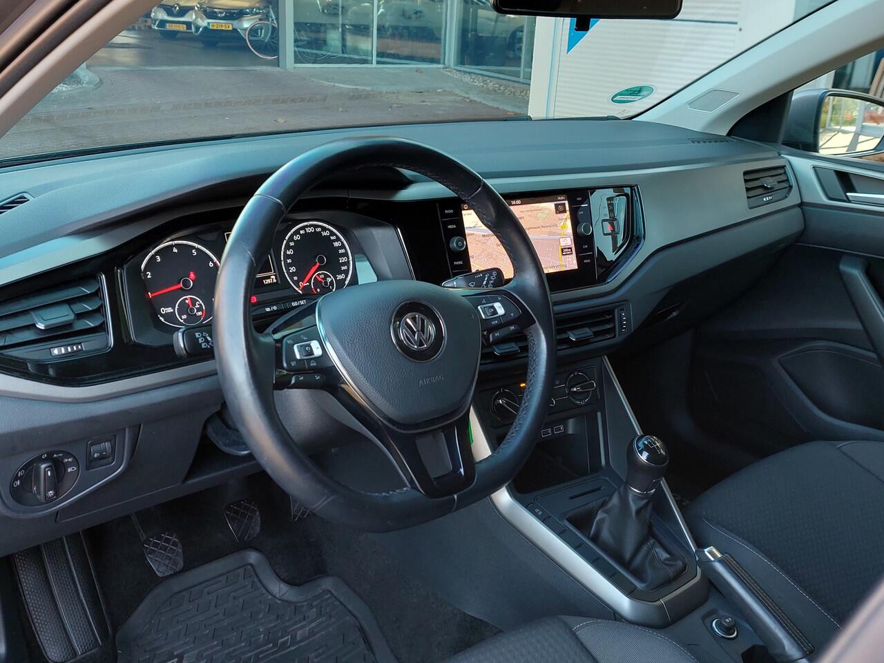 Volkswagen POLO 1.0 TSI 95pk Comfortline Executive 5-Deurs | Origineel NL | Navi + Apple Carplay + Android Auto | Airco | Adap. Cruise | Lichtsensor | Mistlampen | 15''lm