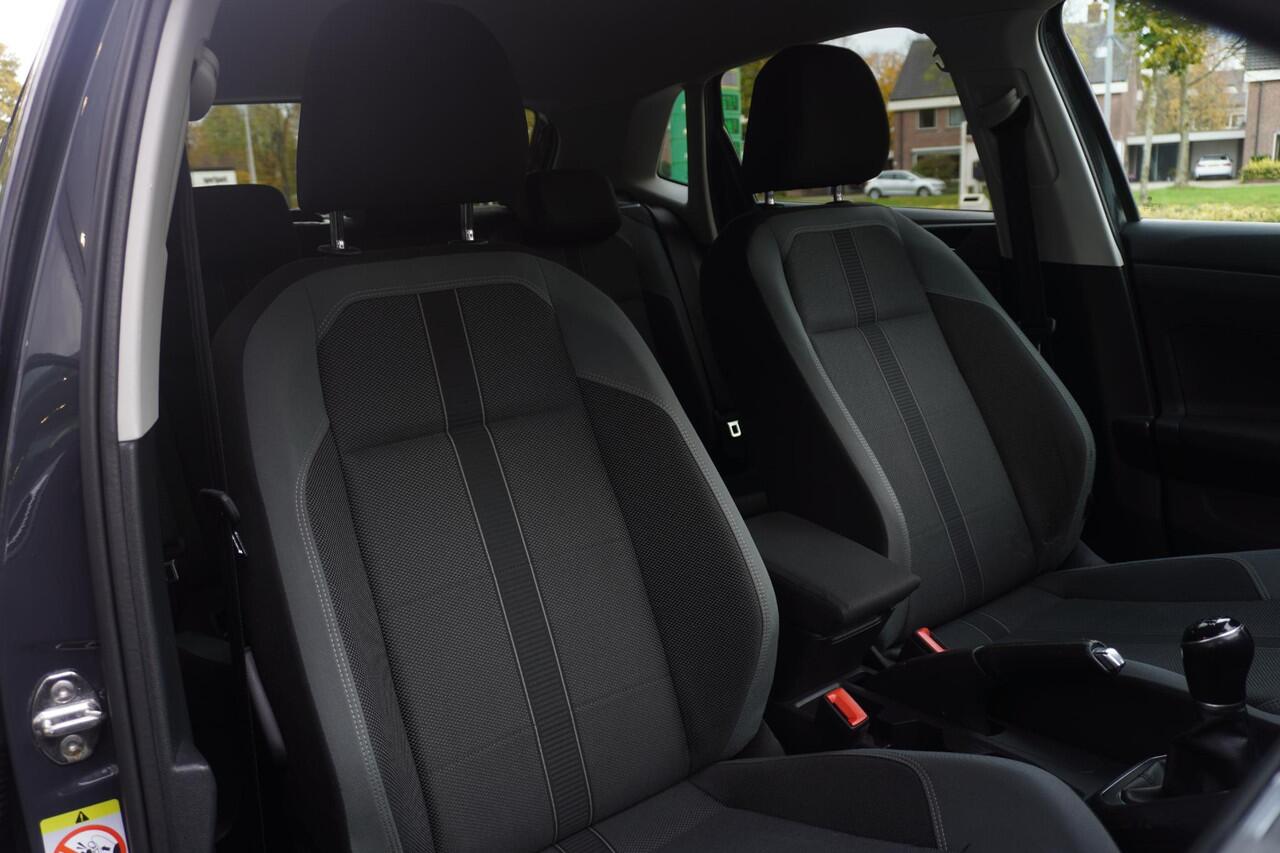 Volkswagen POLO 1.0 TSI 85kW Highline | Carplay | Navi | Cruise | Parkeerhulp | Stoelverw | Trekhaak