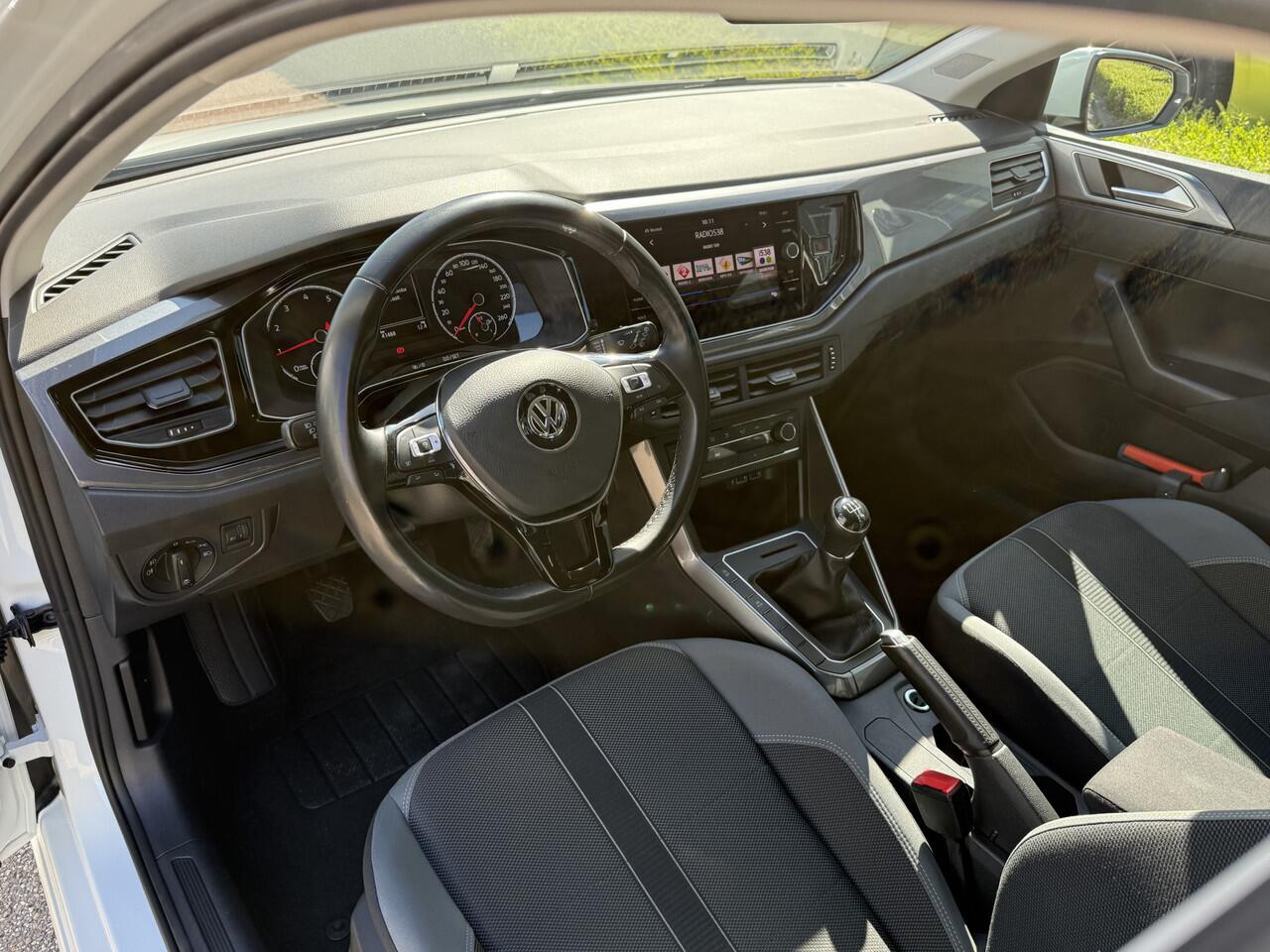 Volkswagen POLO 1.0 TSI 95pk Highline / App-Connect / Clima / Trekhaak / 16" LMV