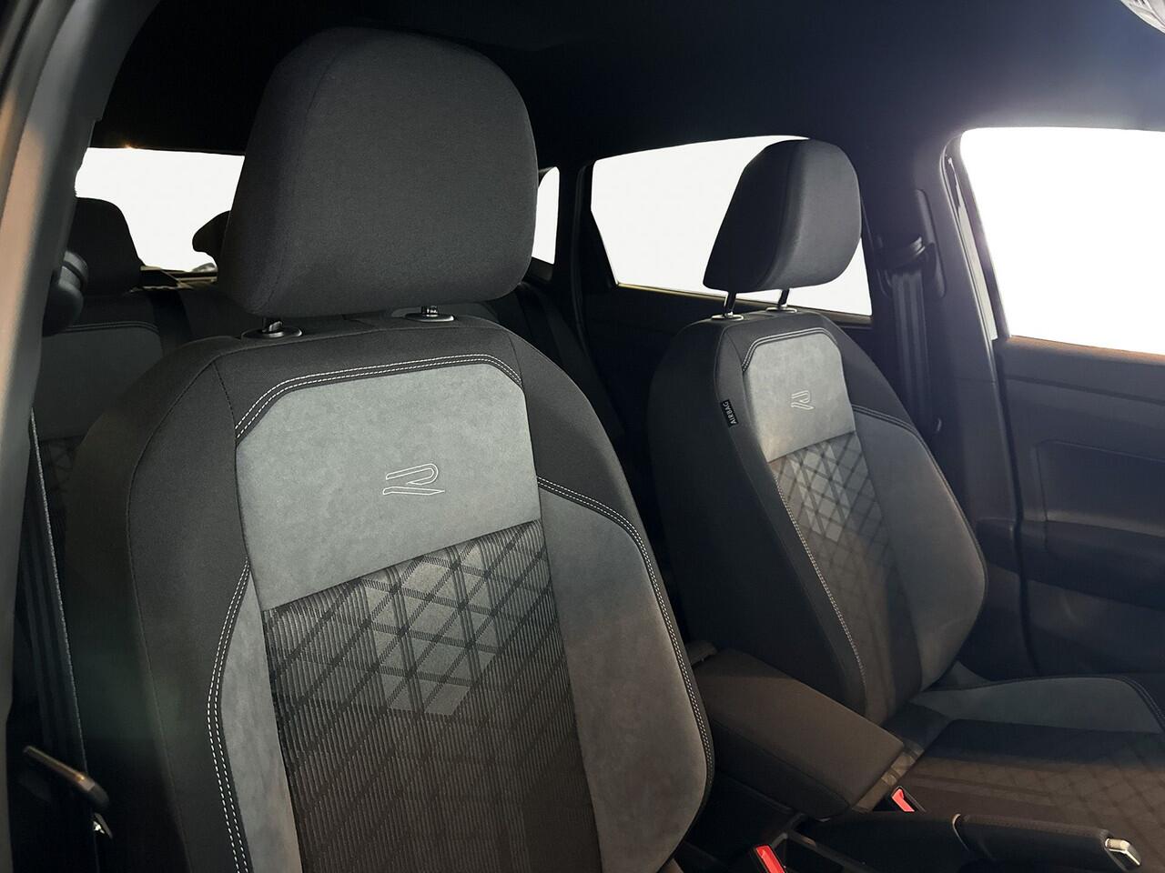 Volkswagen POLO 1.0 110pk TSI R-Line | Dodehoeksensor (Side Assist) | Koplampverlichting LED Matrix ('IQ.Light') | Voorstoelen verwarmbaar