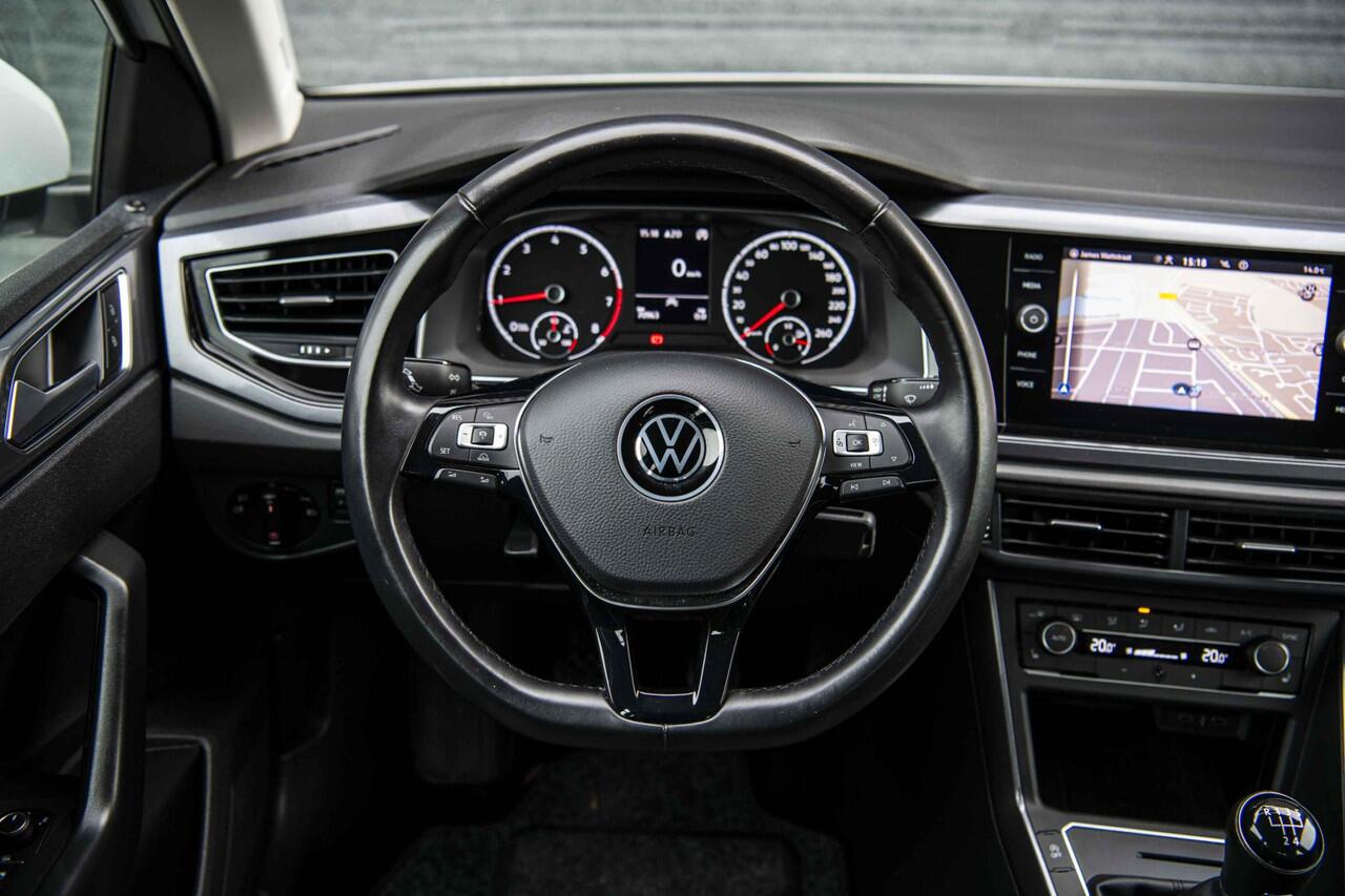 Volkswagen POLO 1.0 TSI Highline | Stoelverwarming | Parkeersensoren | Navigatie