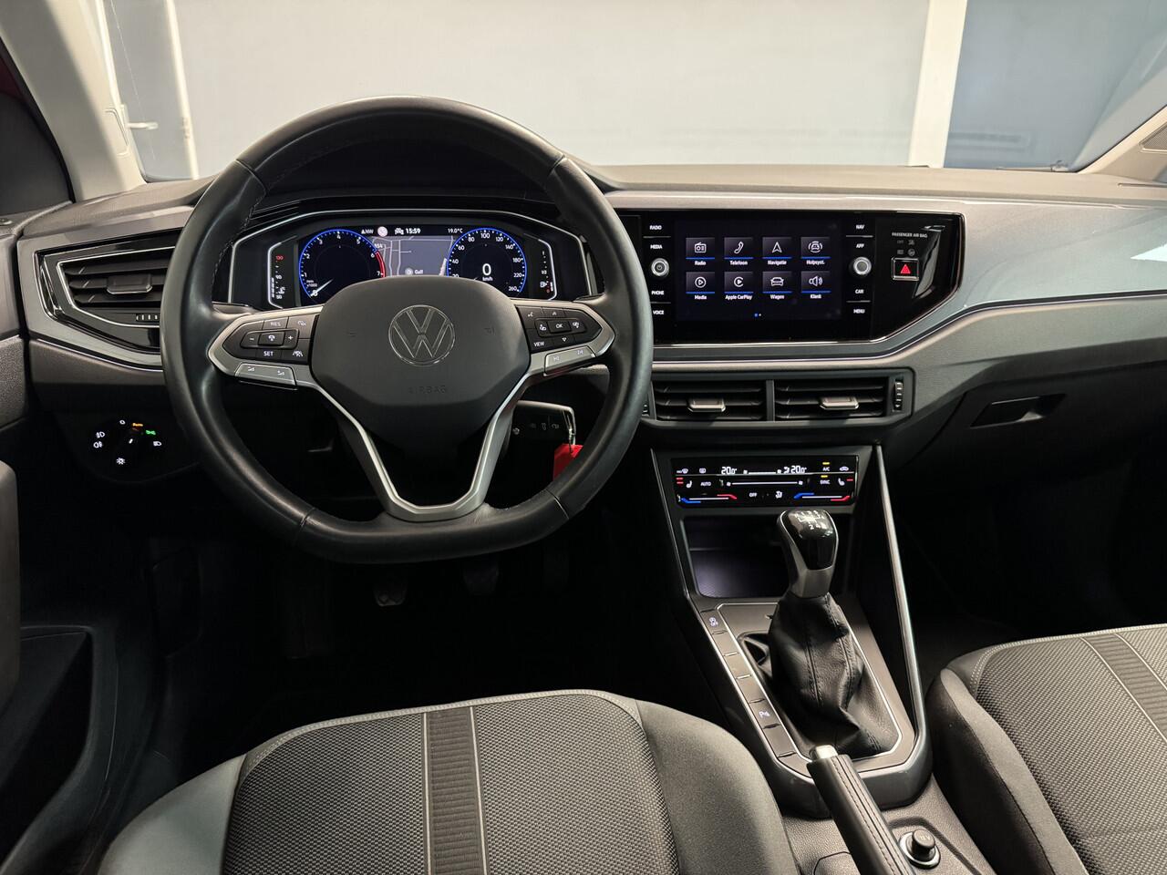 Volkswagen POLO 1.0 IQ Light/Stoelverwarming/Navi