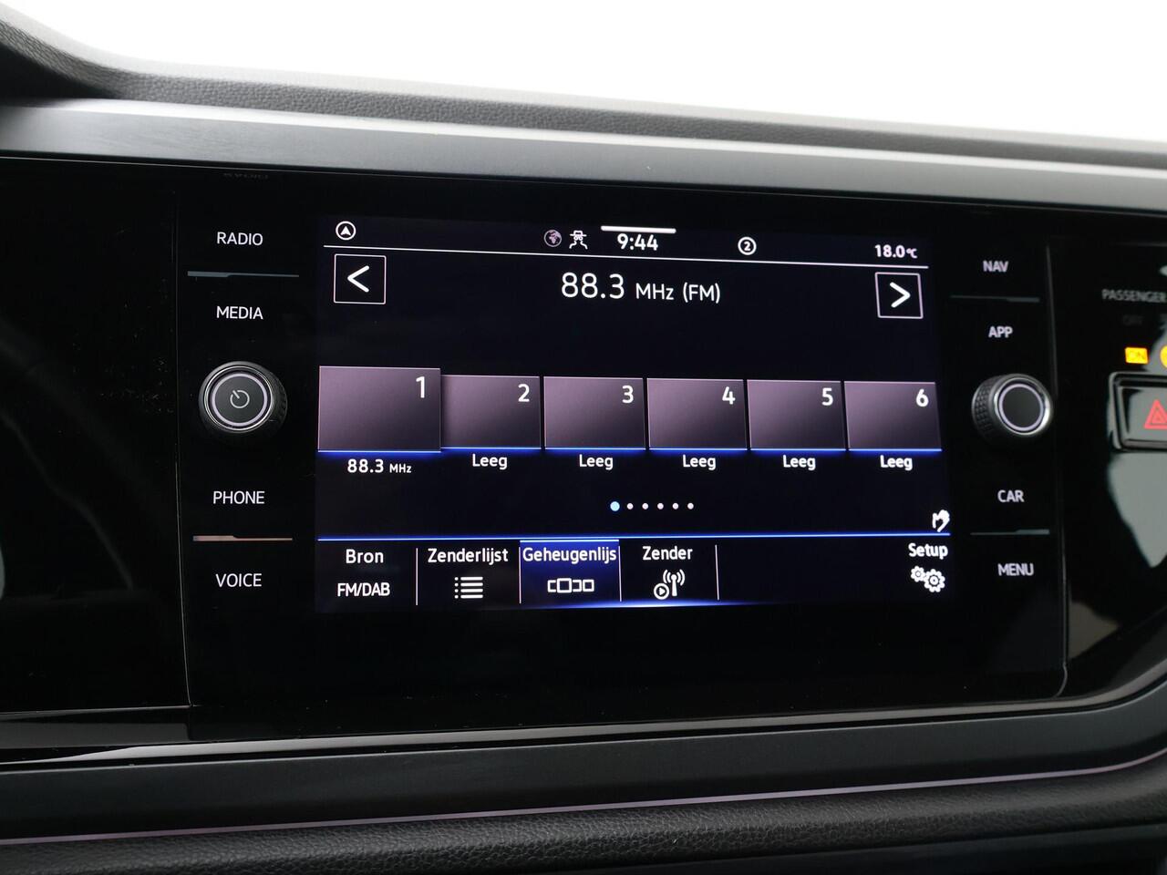 Volkswagen POLO 1.0 TSI R-Line | 95 PK | Multifunctioneel stuurwiel | Cruisecontrol | Achteruitrij camera |