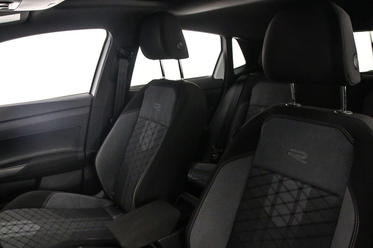 Volkswagen POLO R-Line Edition 1.0 TSI 95pk DSG Automaat Panoramadak, Beats audio, Navigatie, Adaptive cruise control, Achteruitrijcamera, LED matrix koplampen