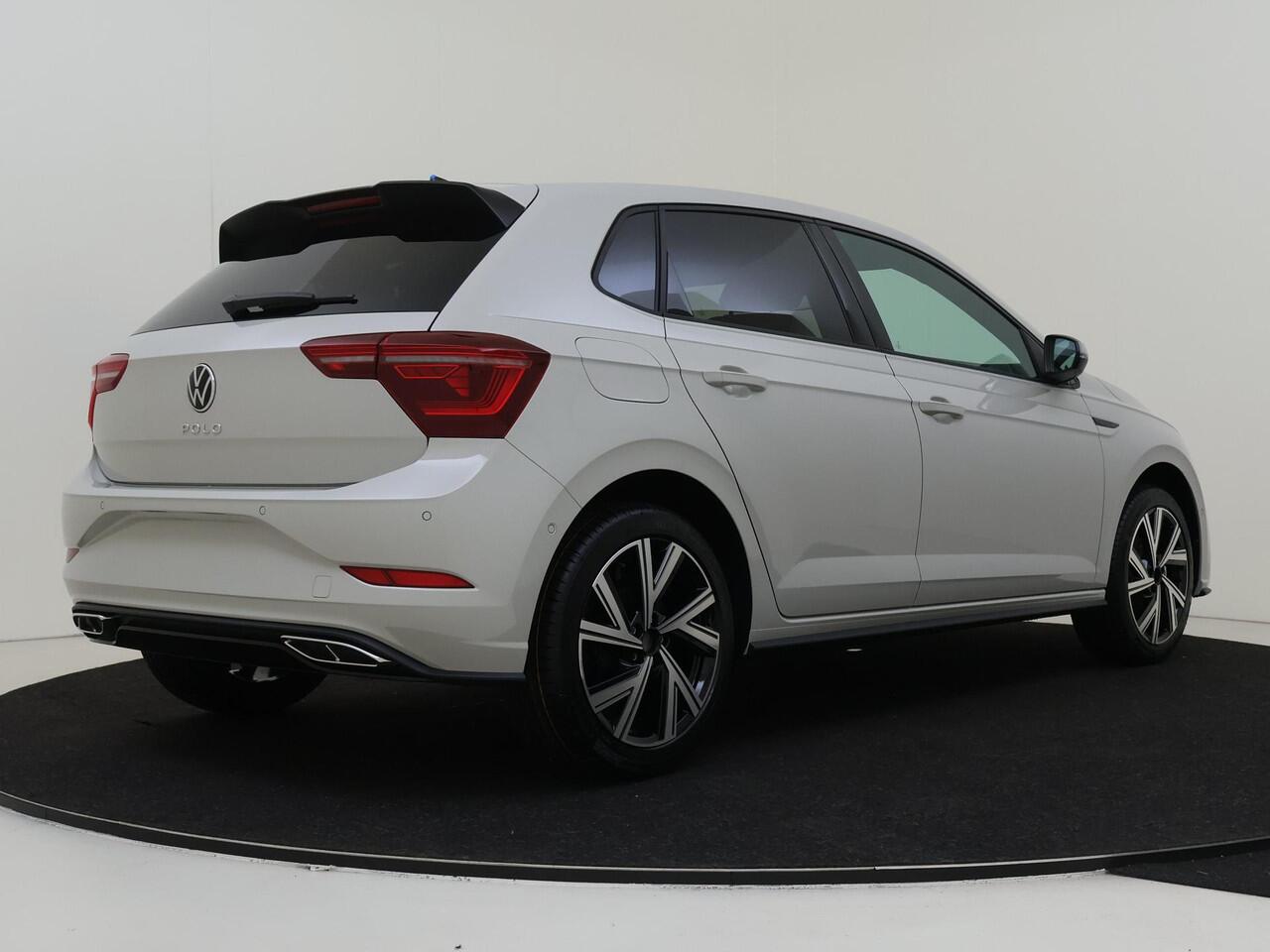 Volkswagen POLO R-Line Edition | 'App-Connect' draadloze smartphone integratie | Achterlichten LED | Afstandscontrolesysteem (Front Assist)