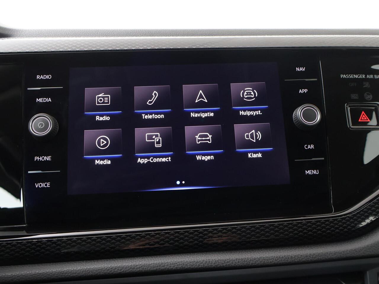 Volkswagen POLO 1.0 TSI Life Navigatie | Apple Carplay | Parkeersensoren voor en achter | DAB-radio | LM-velgen | ACC |