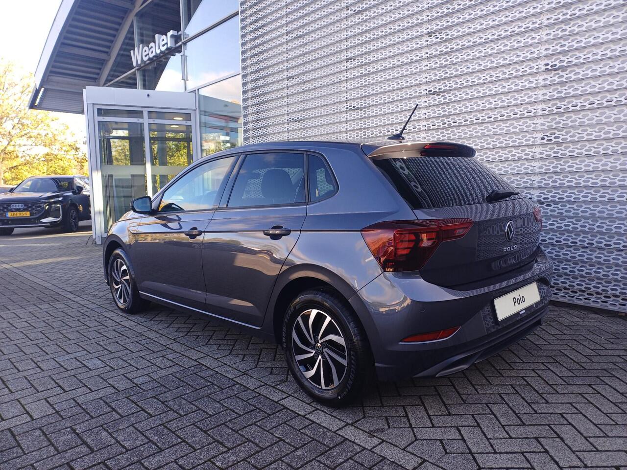 Volkswagen POLO Life Edition 1.0 70 kW / 95 pk TSI Hatchback 5 ver sn. Hand | Multimedia pakket |