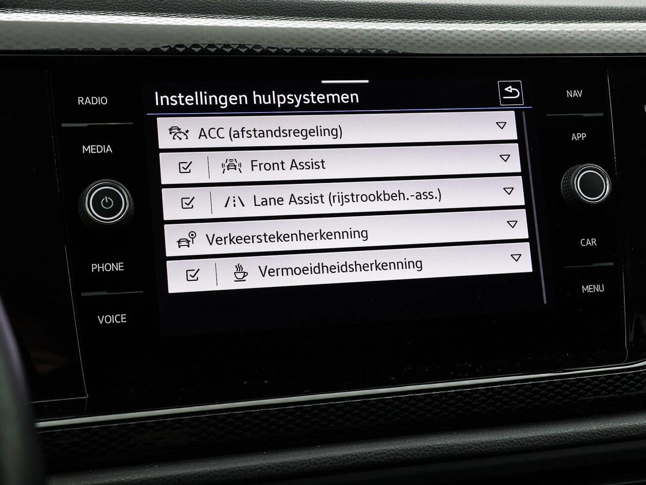 Volkswagen POLO 1.0 TSI 95pk DSG Life · Apple/Android Car Play · Navigatie · P-Sensoren · Getint Glas · 15'' Inch · Garantie t/m 16-10-2027 of 100.000km