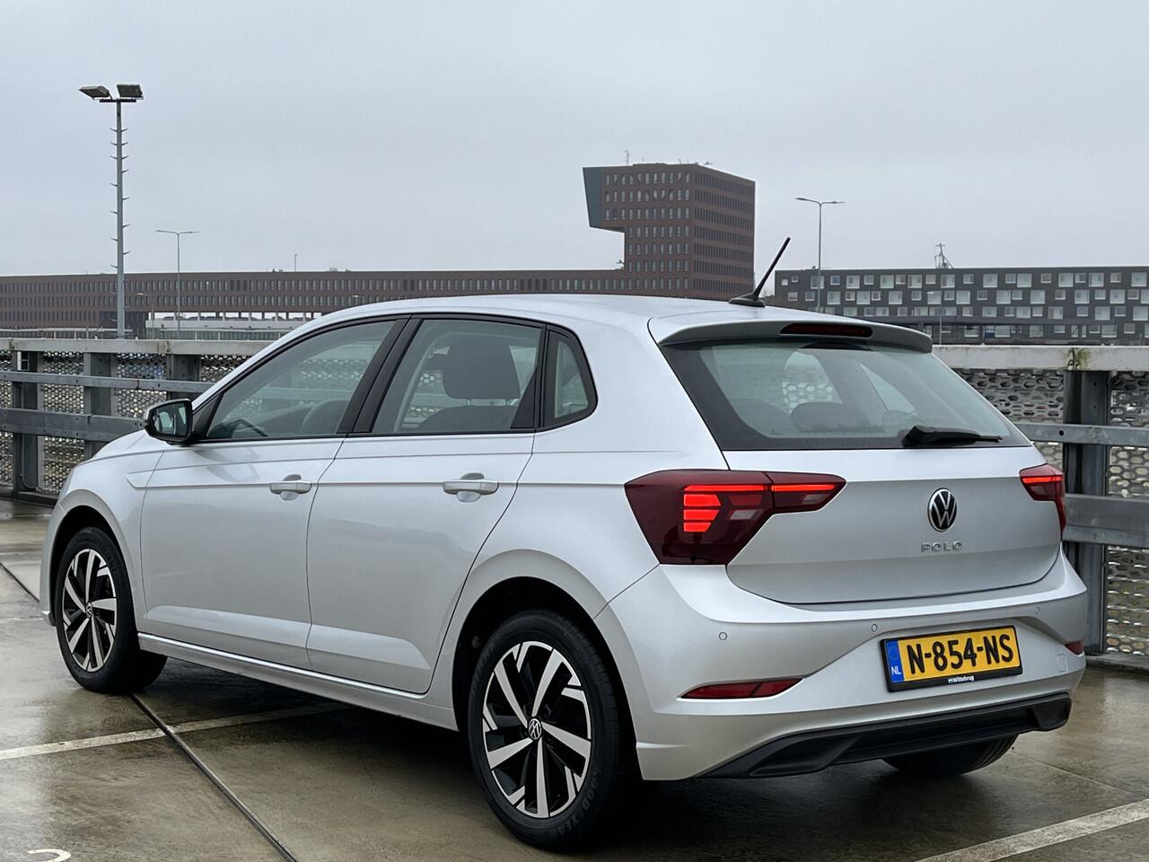 Volkswagen POLO 1.0 TSI Life / Navigatie / App connect / Parkeersensoren V+A / Lichtmetaal 16 inch / **