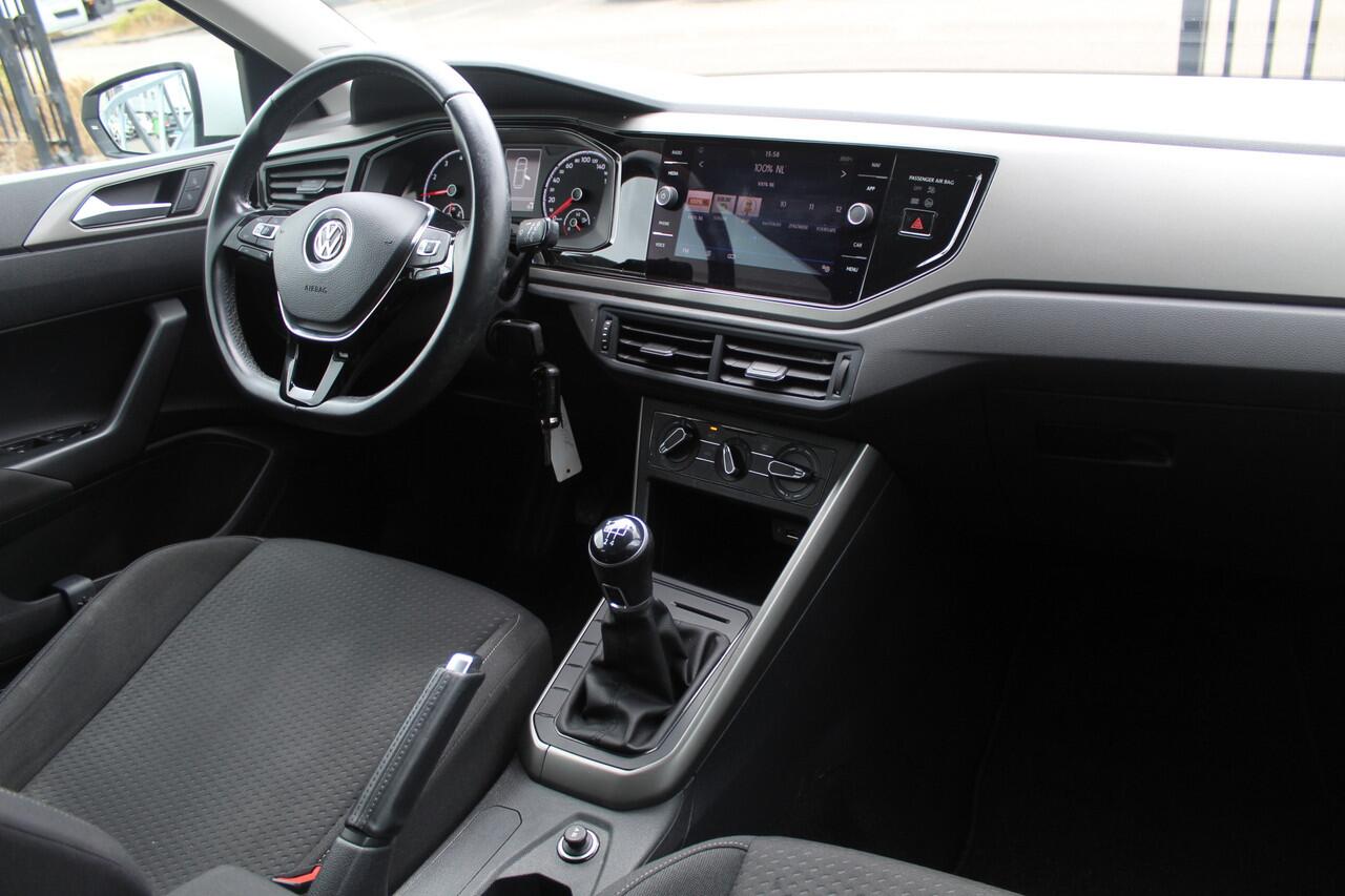 Volkswagen POLO 1.0 TSI Comfortline Navigatie/Adaptive cruise control/Airco/Apple carplay/Elektrische ramen/Elektrisch verstelbare spiegels/15'' Lichtmetalen velgen.