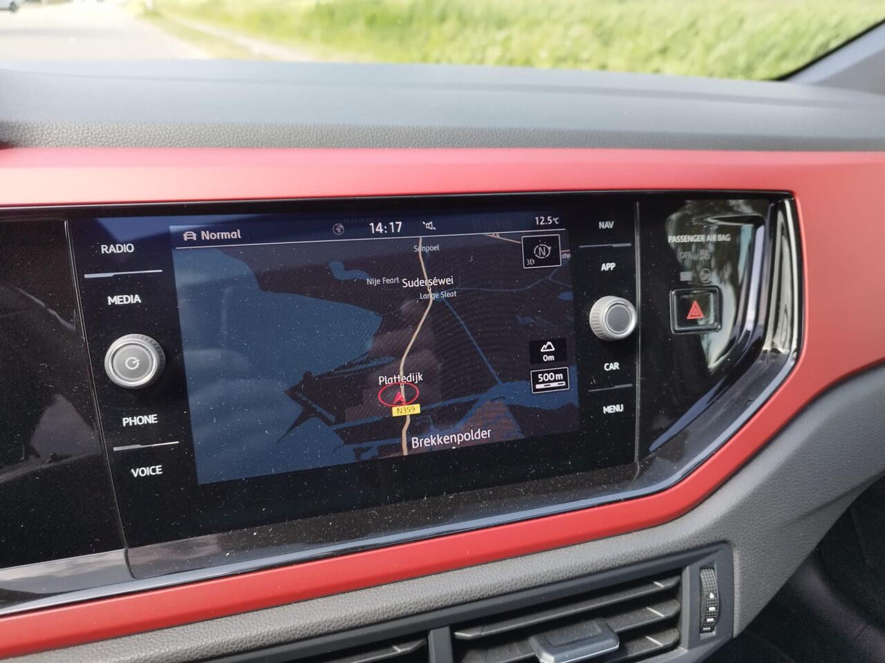 Volkswagen POLO 2.0 TSI GTI ** DSG ** VC ** Panodak ** 18 inch ** Beats Audio ** NAVI ** Carplay **