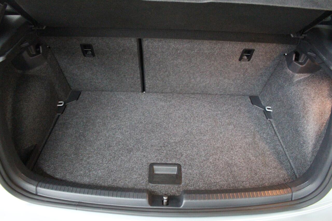 Volkswagen POLO 1.0 TSI Comfortline Business Navigatie | Camera | Parkeersensoren | Climate Control | Digitale Cockpit