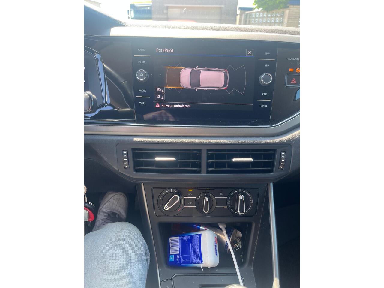 Volkswagen POLO 1.0 TSI Comfortline leer stoelverwarming apple play nieuwe apk schijven en blokken voor