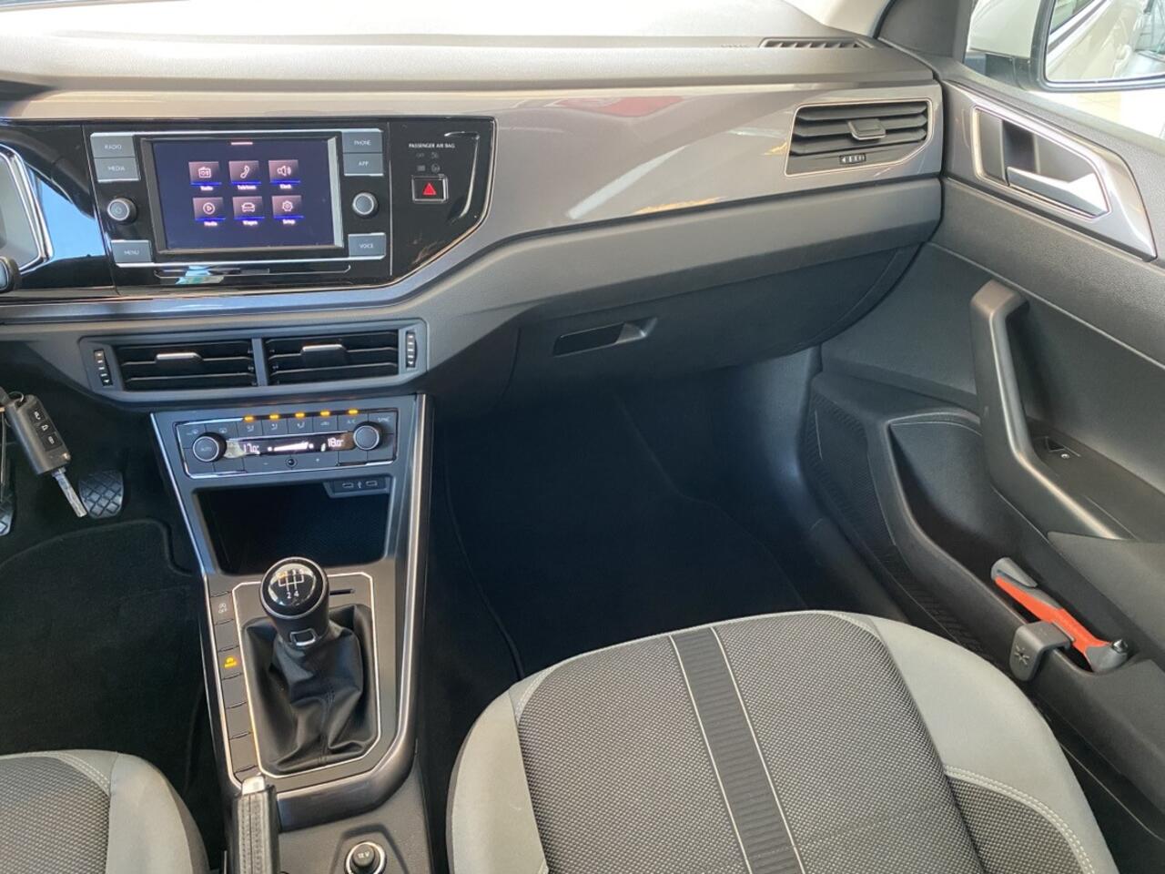 Volkswagen POLO 1.0 TSI Highline,Apple Carplay Android/Auto,Climatecontrol,Cruise control adaptief,Spraakbediening,Stuur Multifunctioneel,l16 Inch Lmv