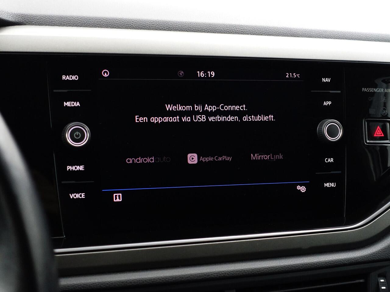 Volkswagen POLO 1.0 TSI R Line Aut- Carplay, Android Auto, Led, Privacy Glass, Navigatie, Cruise