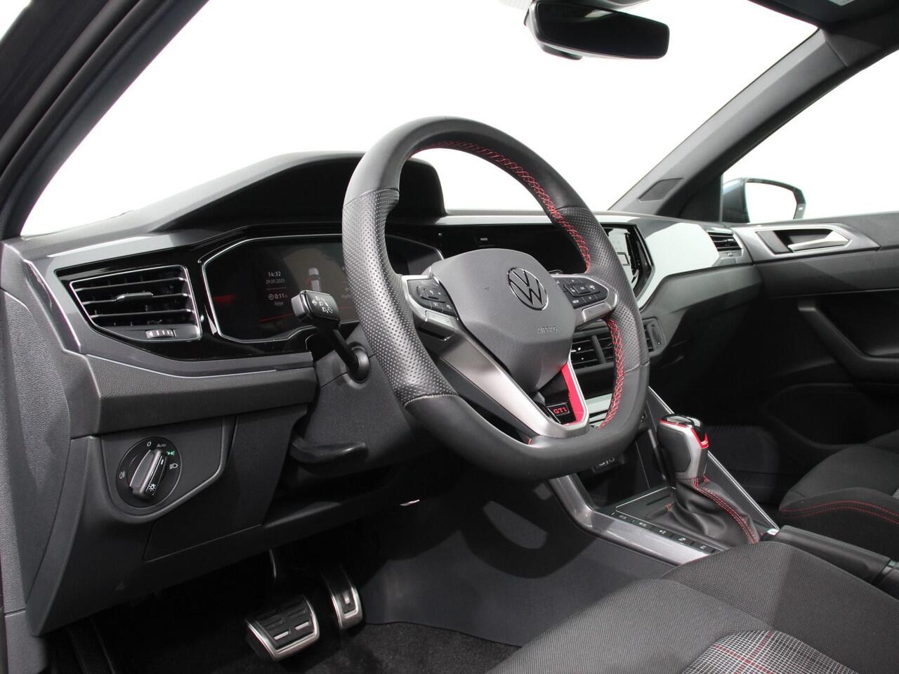 Volkswagen POLO 2.0 TSI GTI Automaat | Apple Carplay / Android Auto | Parkersensoren V+A | Park Assist | Dodehoek Assistent | Adaptive Cruise Control | Verwarmde Voorstoelen | DAB+