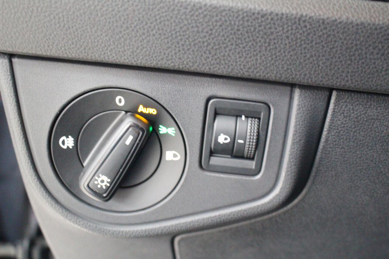 Volkswagen POLO 1.0 TSI Life Navigatie | Airco | Lichtmetalen Velgen | Parkeersensoren |