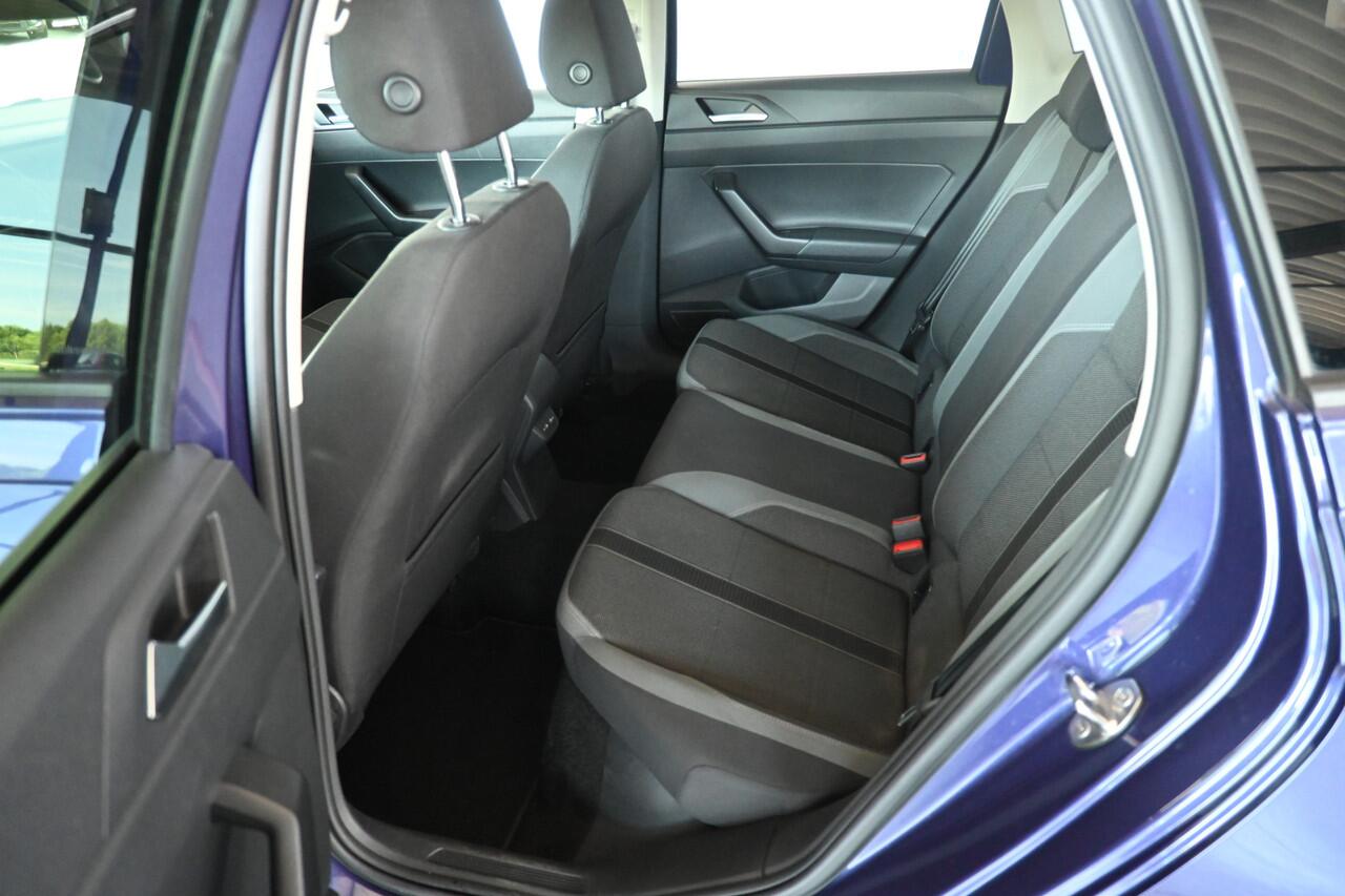 Volkswagen POLO 1.0 TSI Life Business Navigatie Carplay Cruise Adaptief Stoelverwarming Rijklaarprijs Inruil Mogelijk!